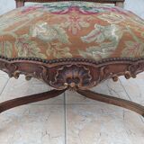 Paire de fauteuils Régence en noyer sculpté