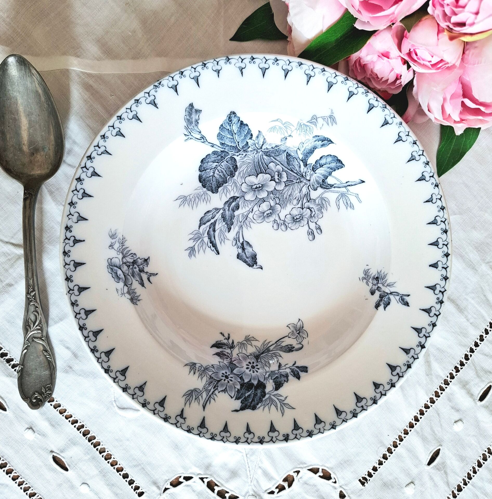 Antique deep plates in ironstone from Sarreguemines.