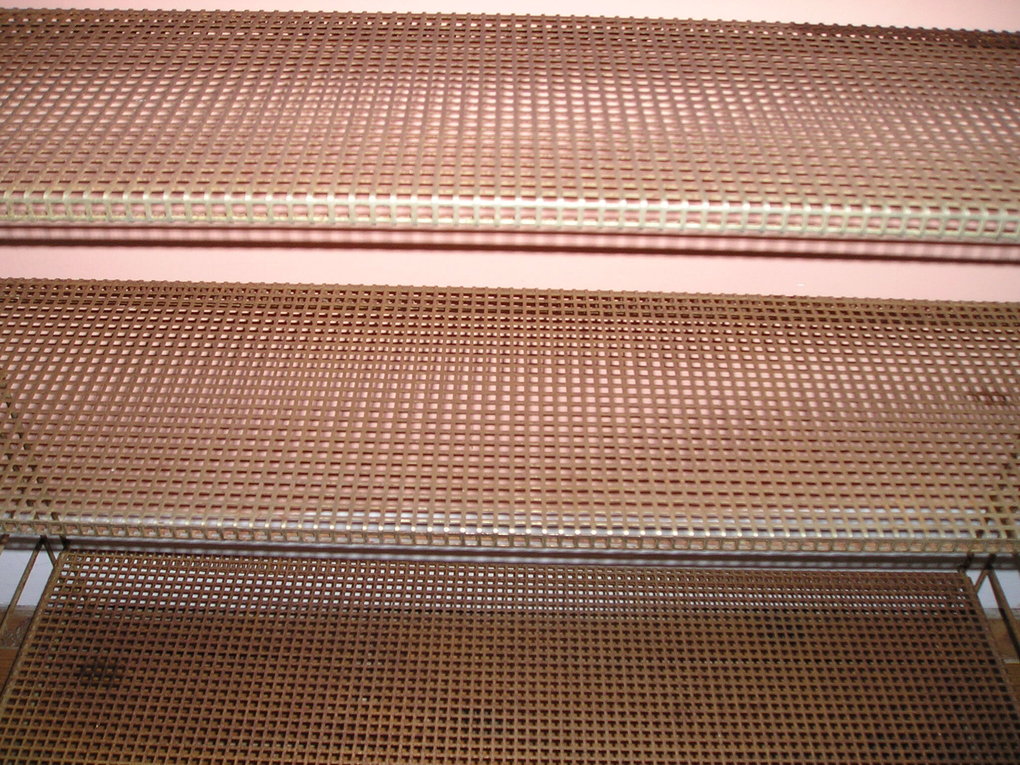 Etagère vintage Tomado métal perforé