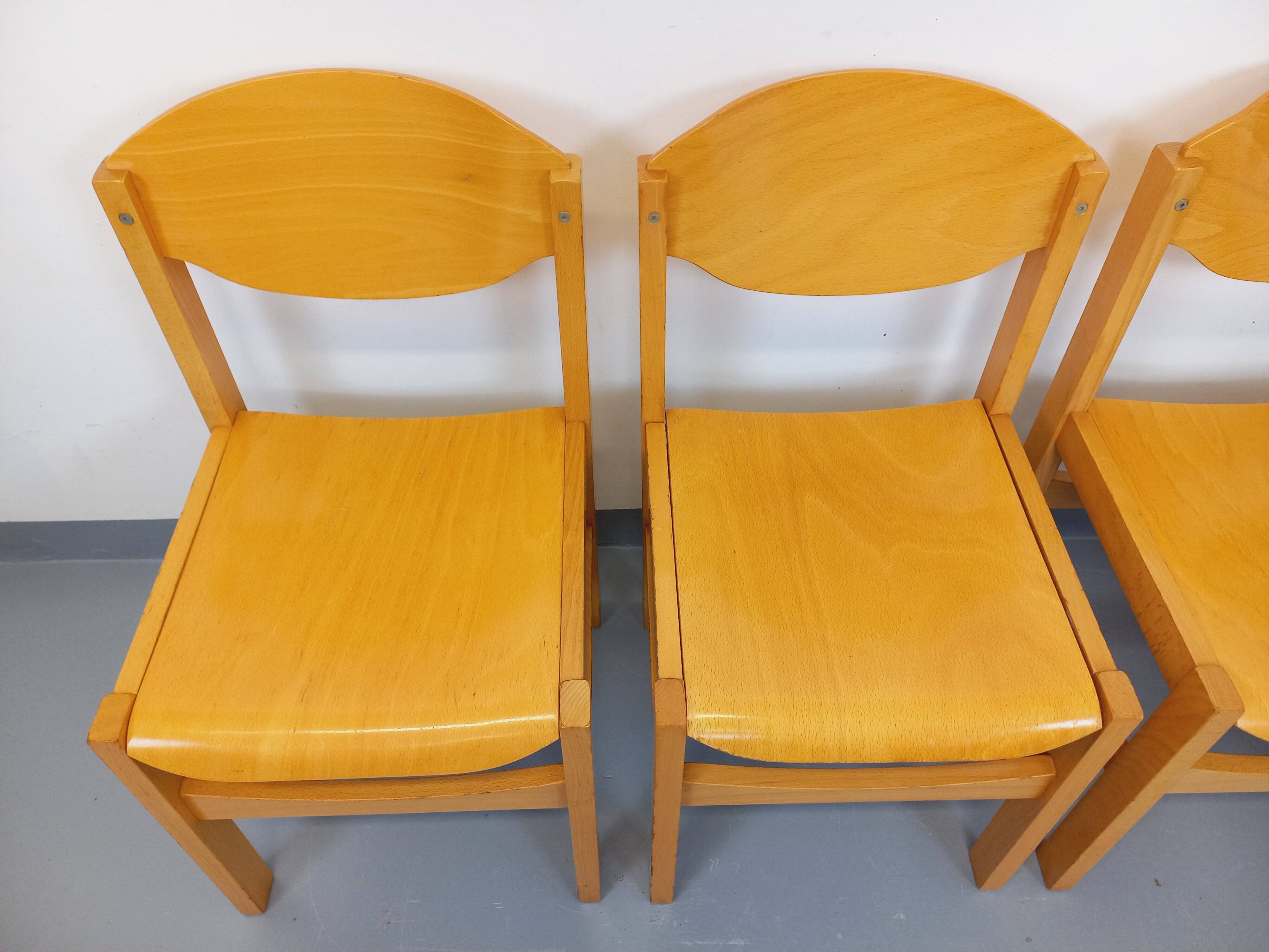 Set of 4 minimalist vintage beechwood chairs from the 80s