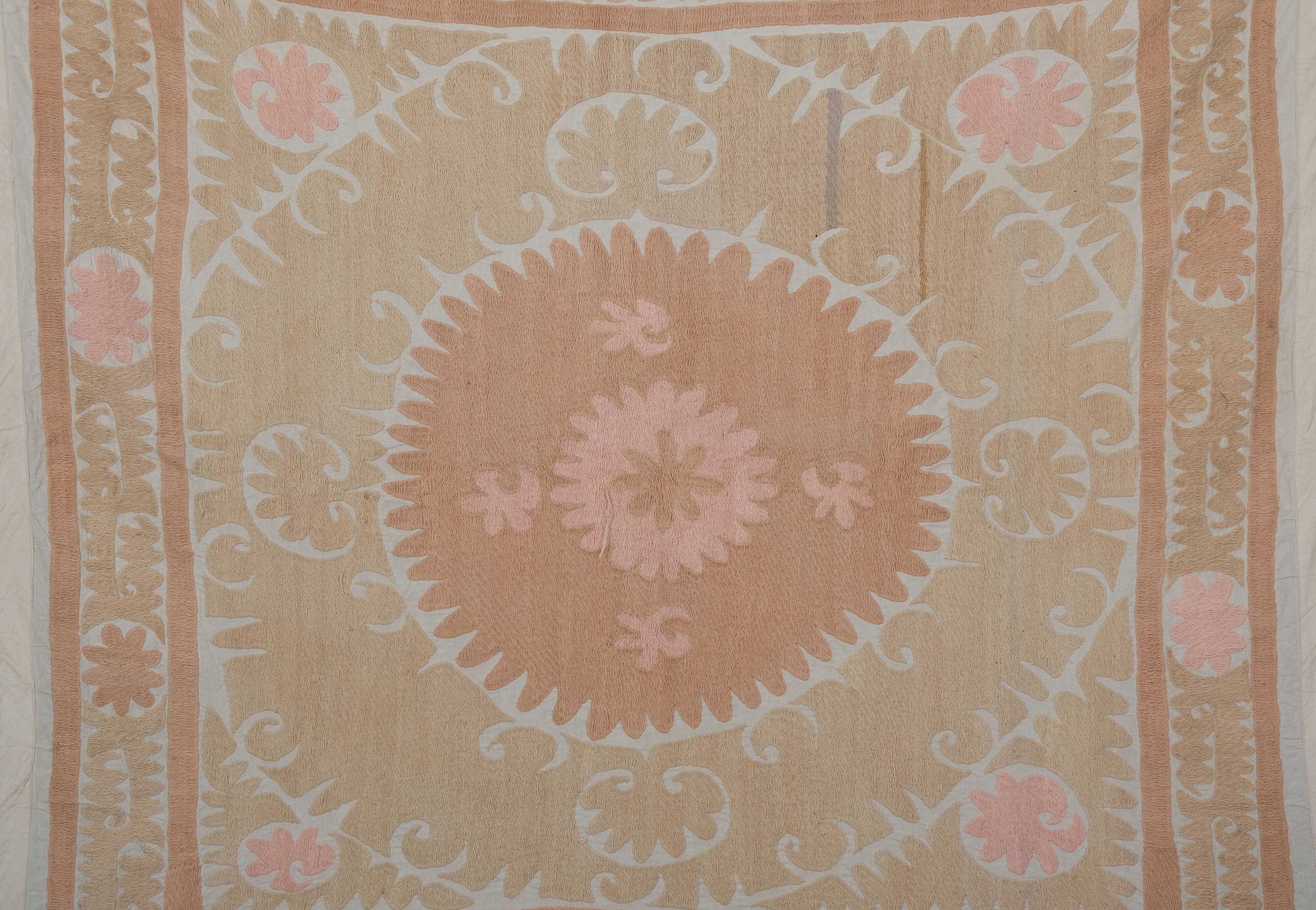 Suzani tapestry 135x137 cm