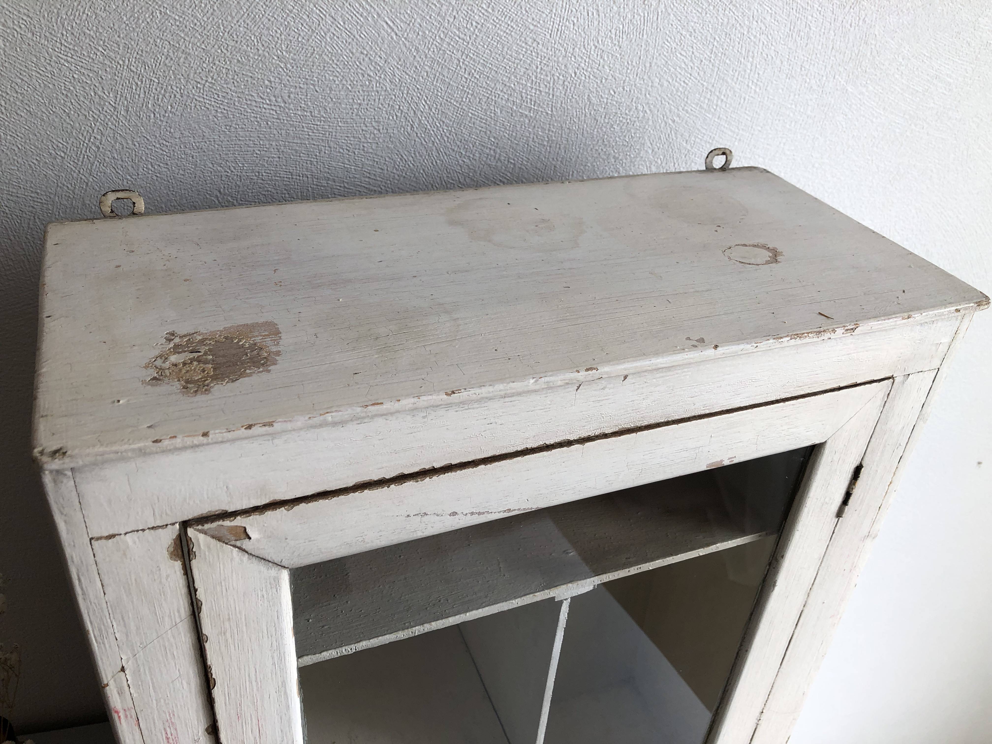 Armoire pharmacie patinée