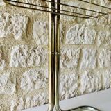 Table d'appoint en verre et laiton avec porte revues, circa 1970