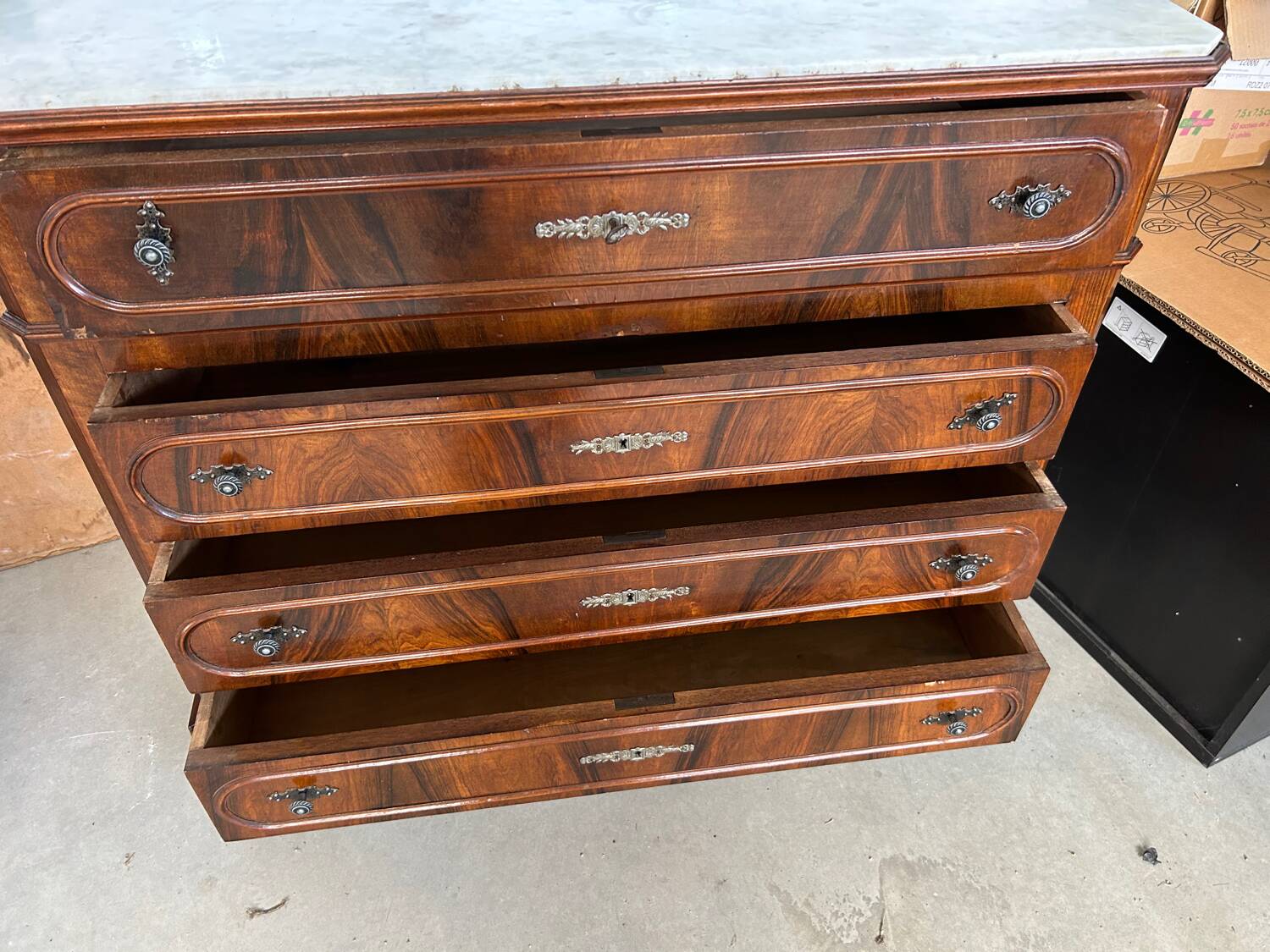 4-drawer chest of drawers