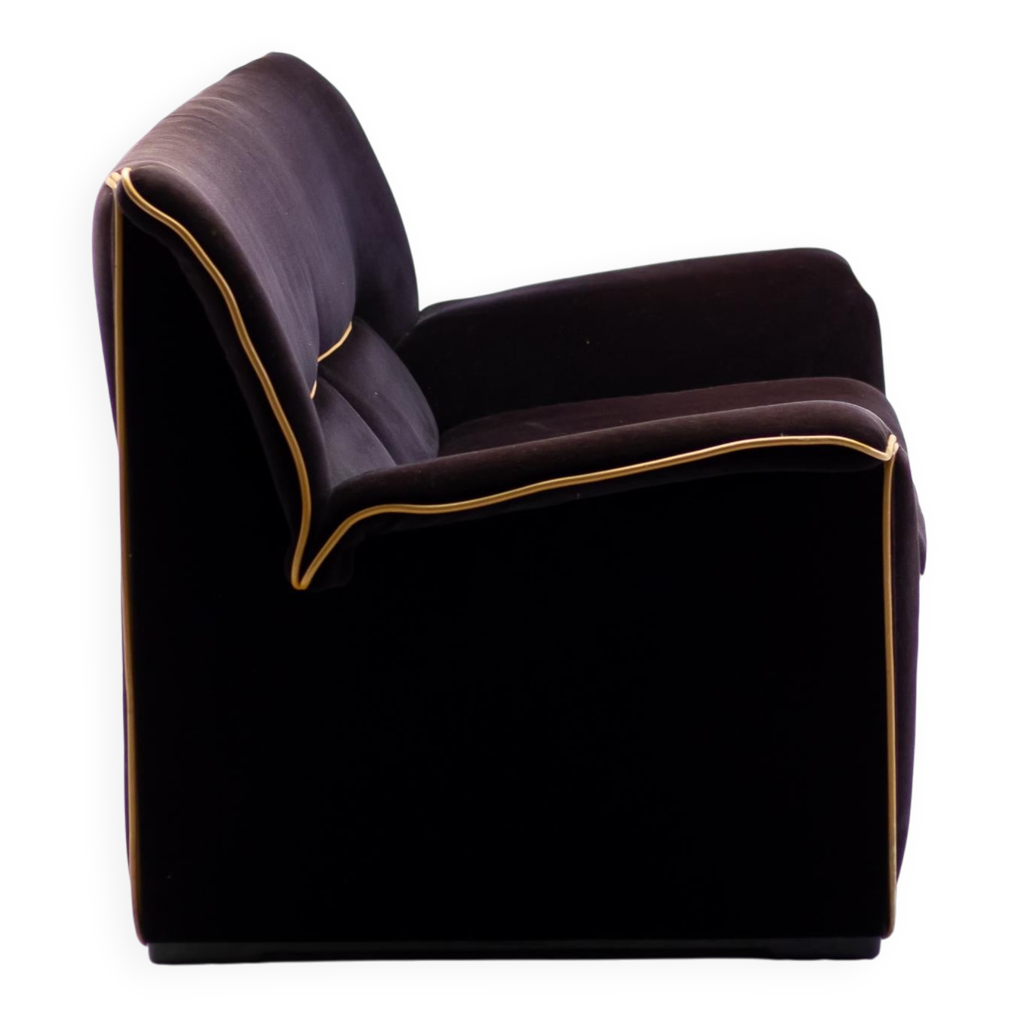 Lauriana sofa in velvet by Afra & Tobia Scarpa