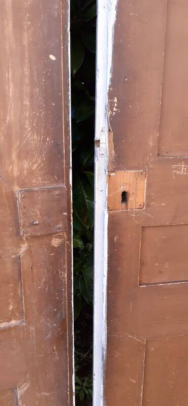 Pair of old cupboard doors h220.5xL75cm each