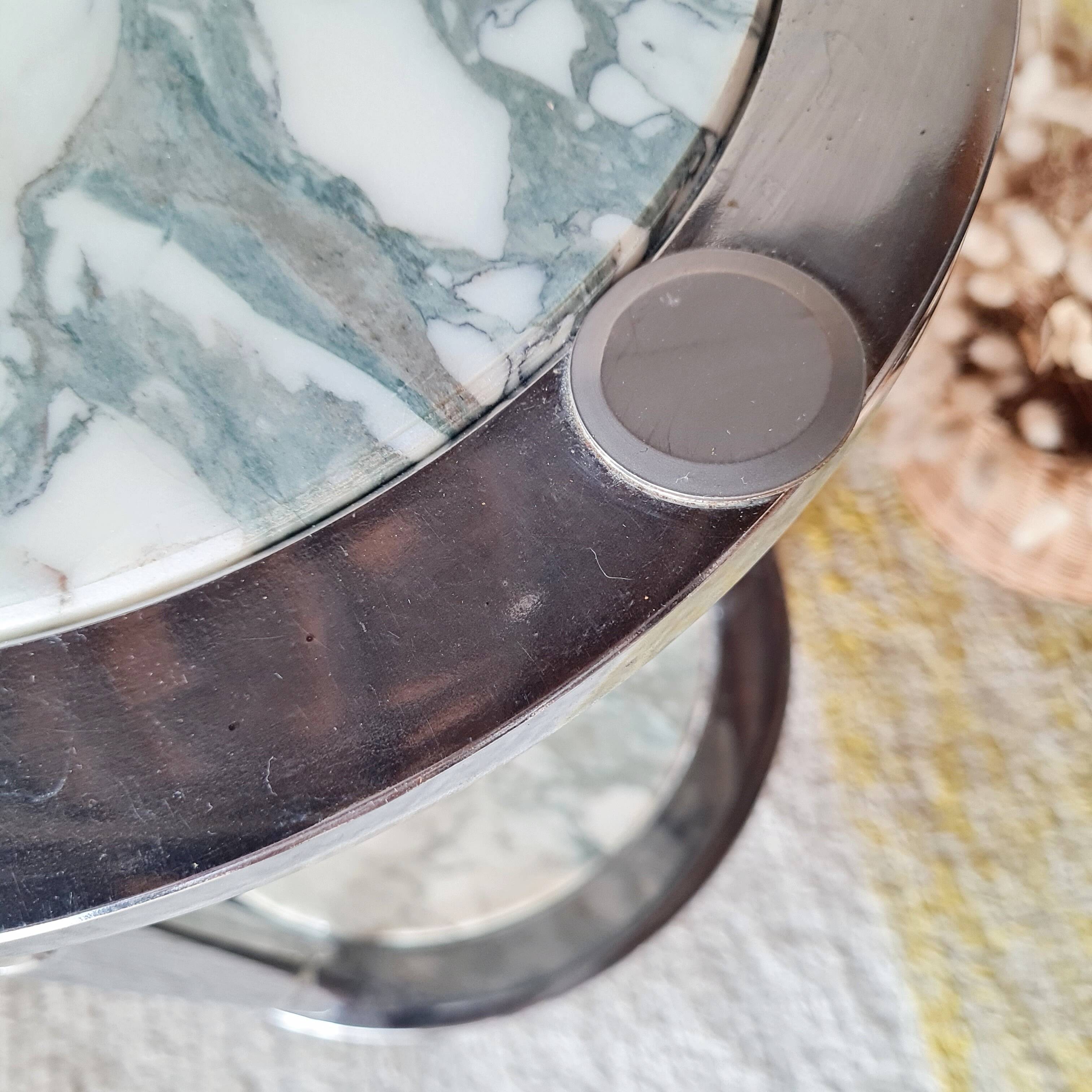 Table d'appoint en marbre et chrome, Italie années 70