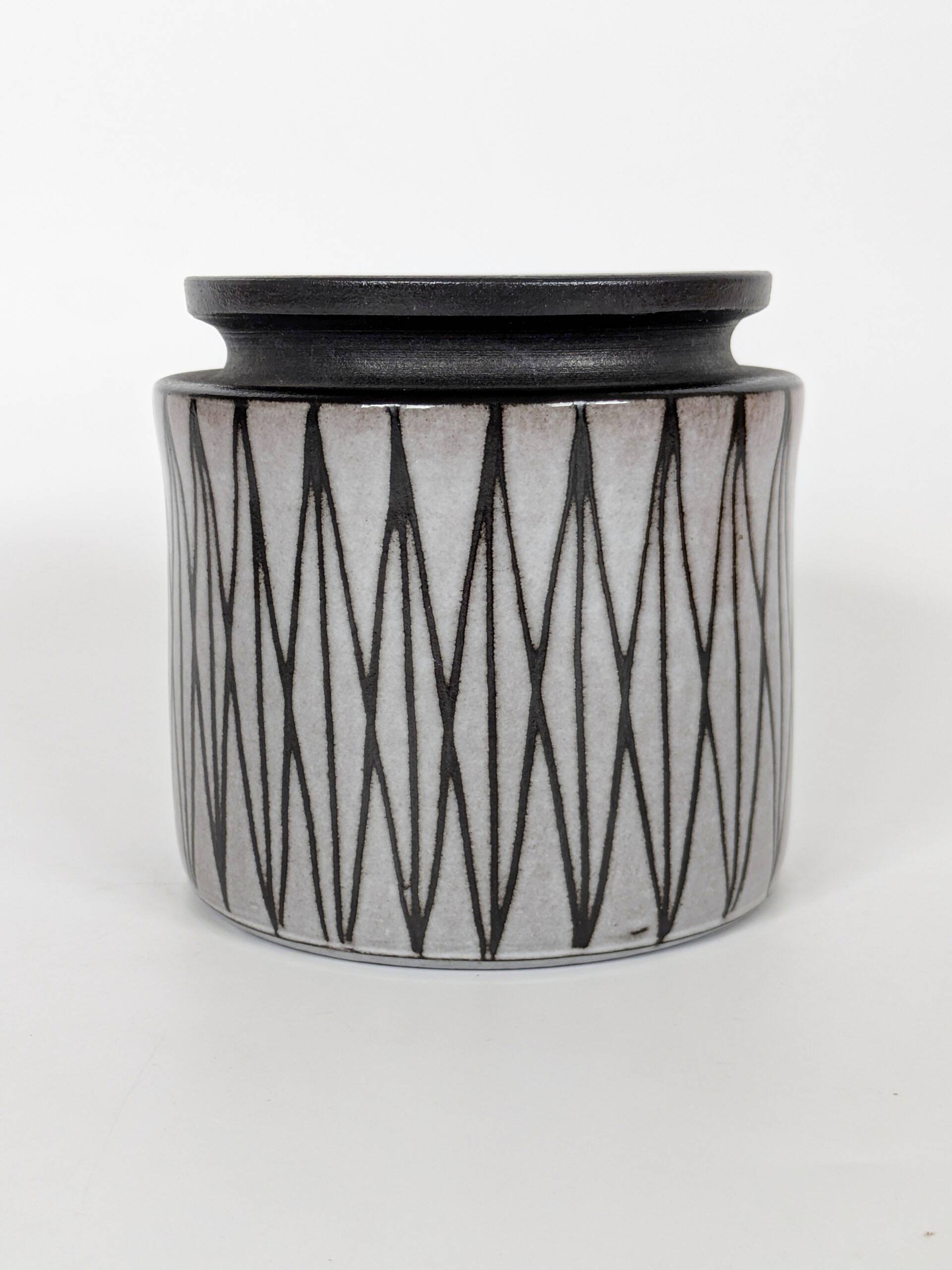 West German ceramic cache-pot — geometric sgraffito, Cologne, 1960s