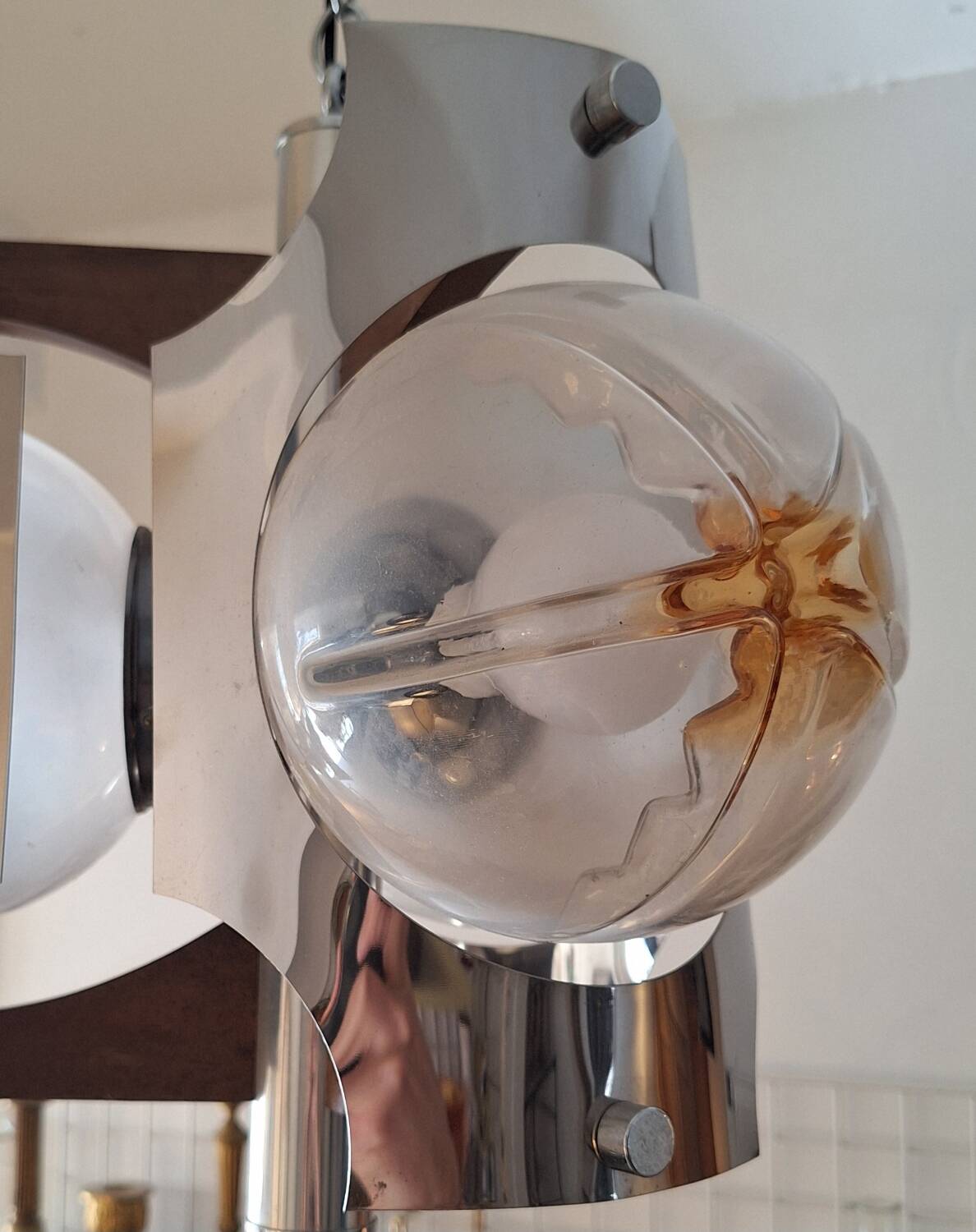 3-globe pendant light