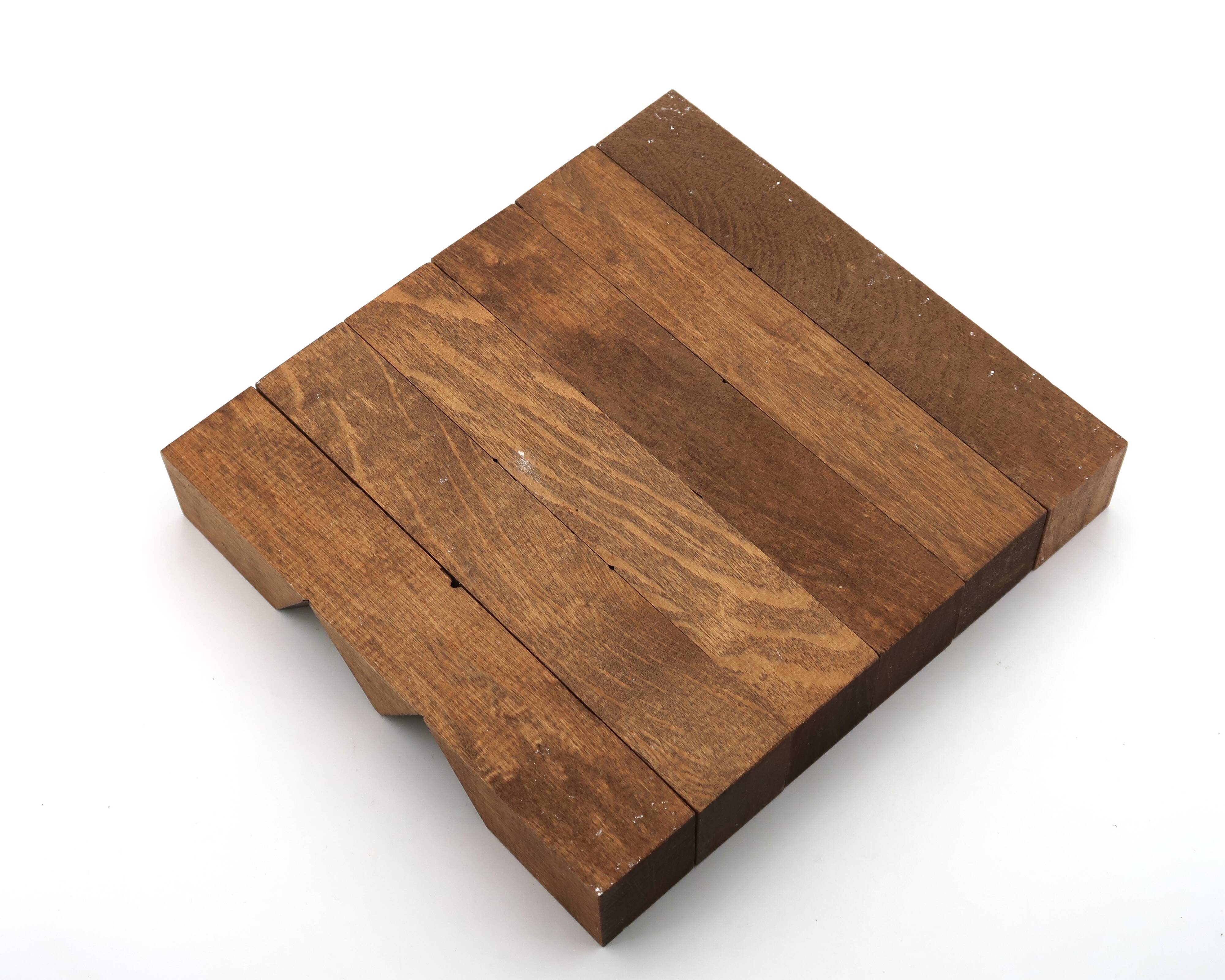 Minimalist and geometric wooden sculpture, 1970s.