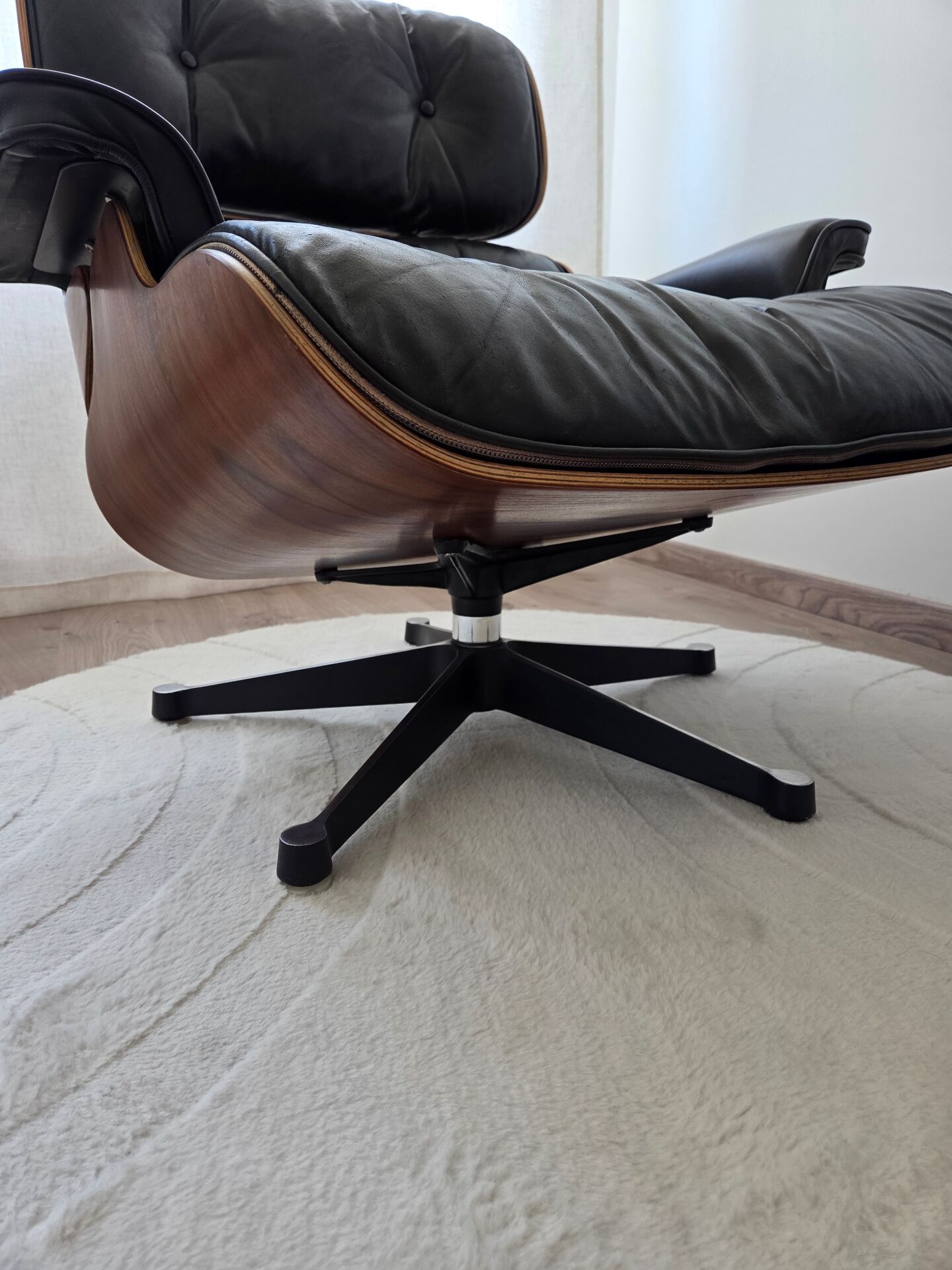 Fauteuil Eames mobilier international