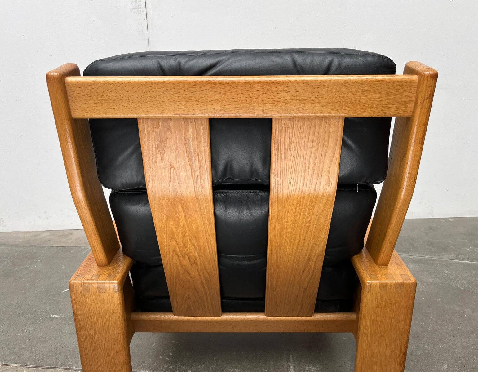 Mid-Century lounge chair model Bonanza with a high back in leather by Esko Pajamies for Asko, Finland, 1960s.