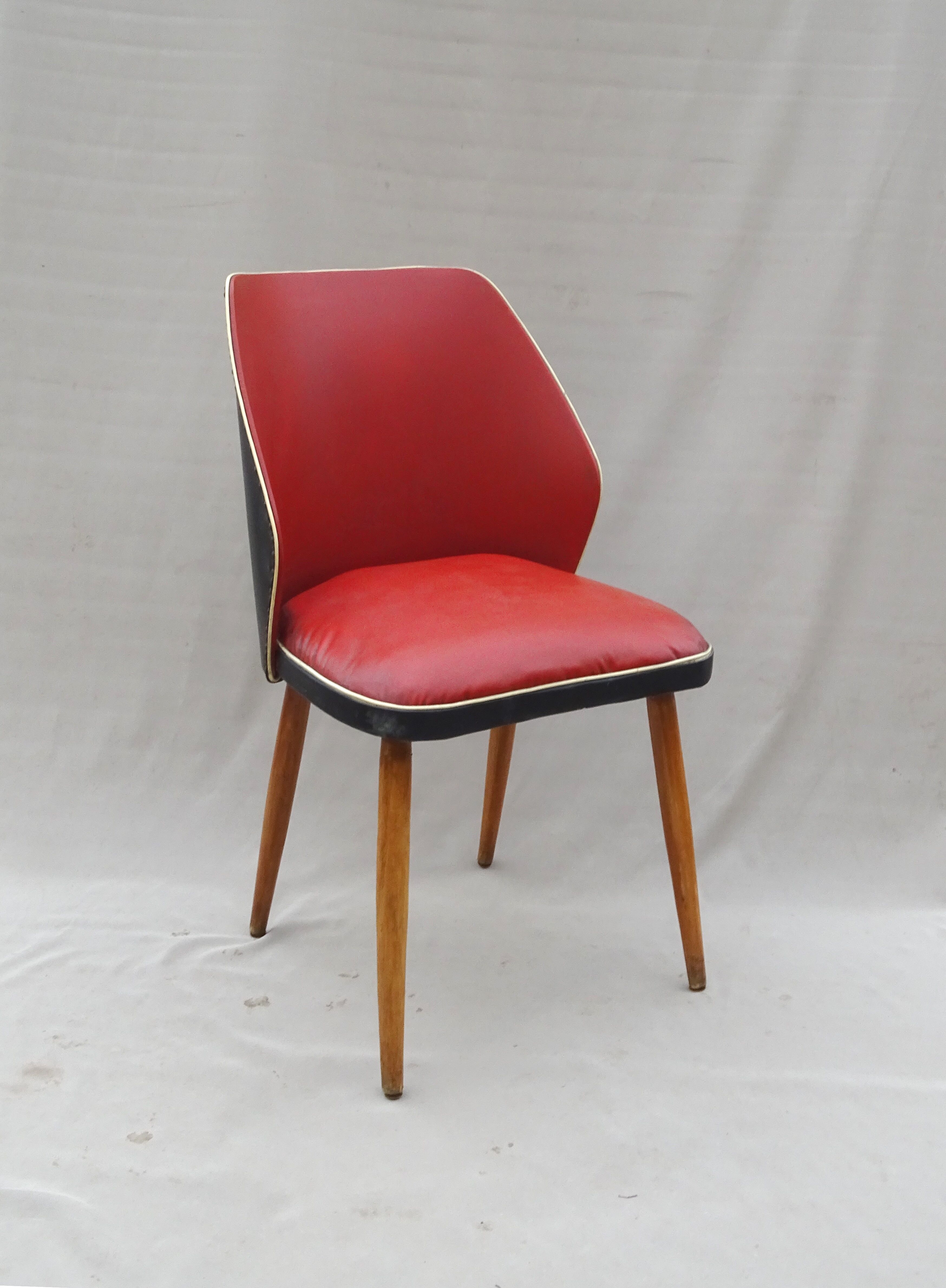 Baumann 1960/65 skaï red feet compass chair