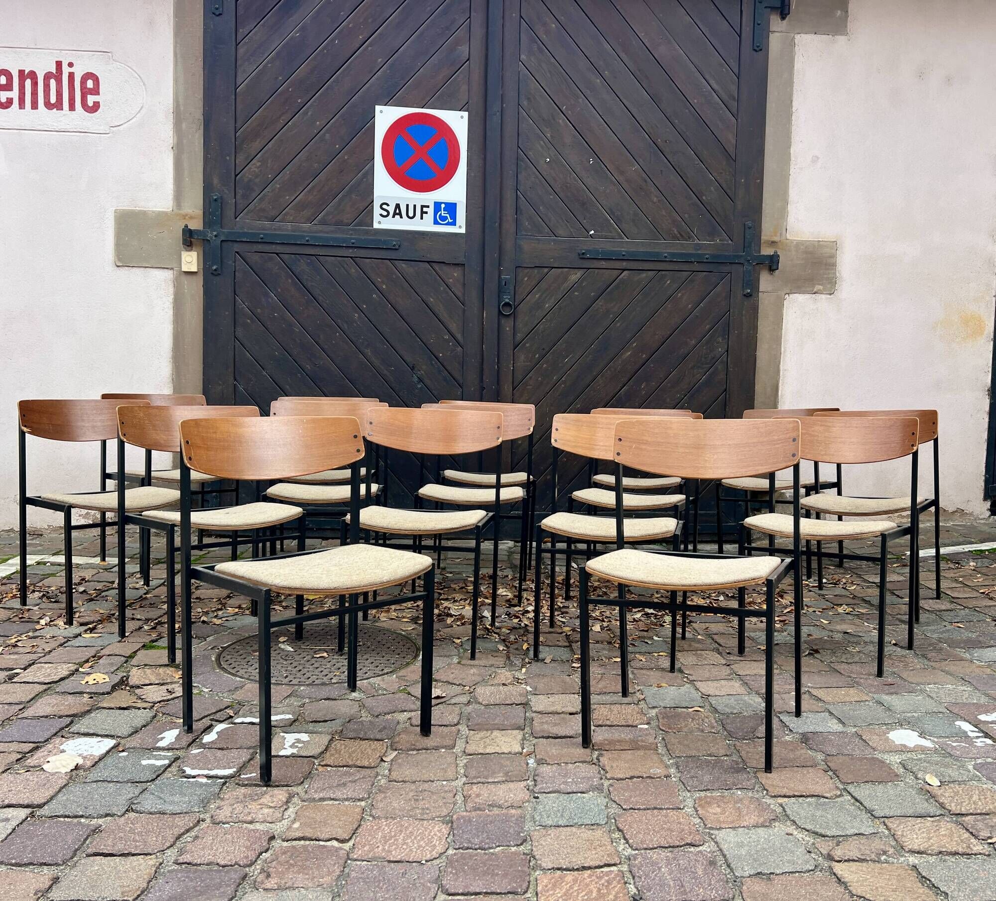 🪑 Set of 18 vintage wood and metal chairs – fabric seat