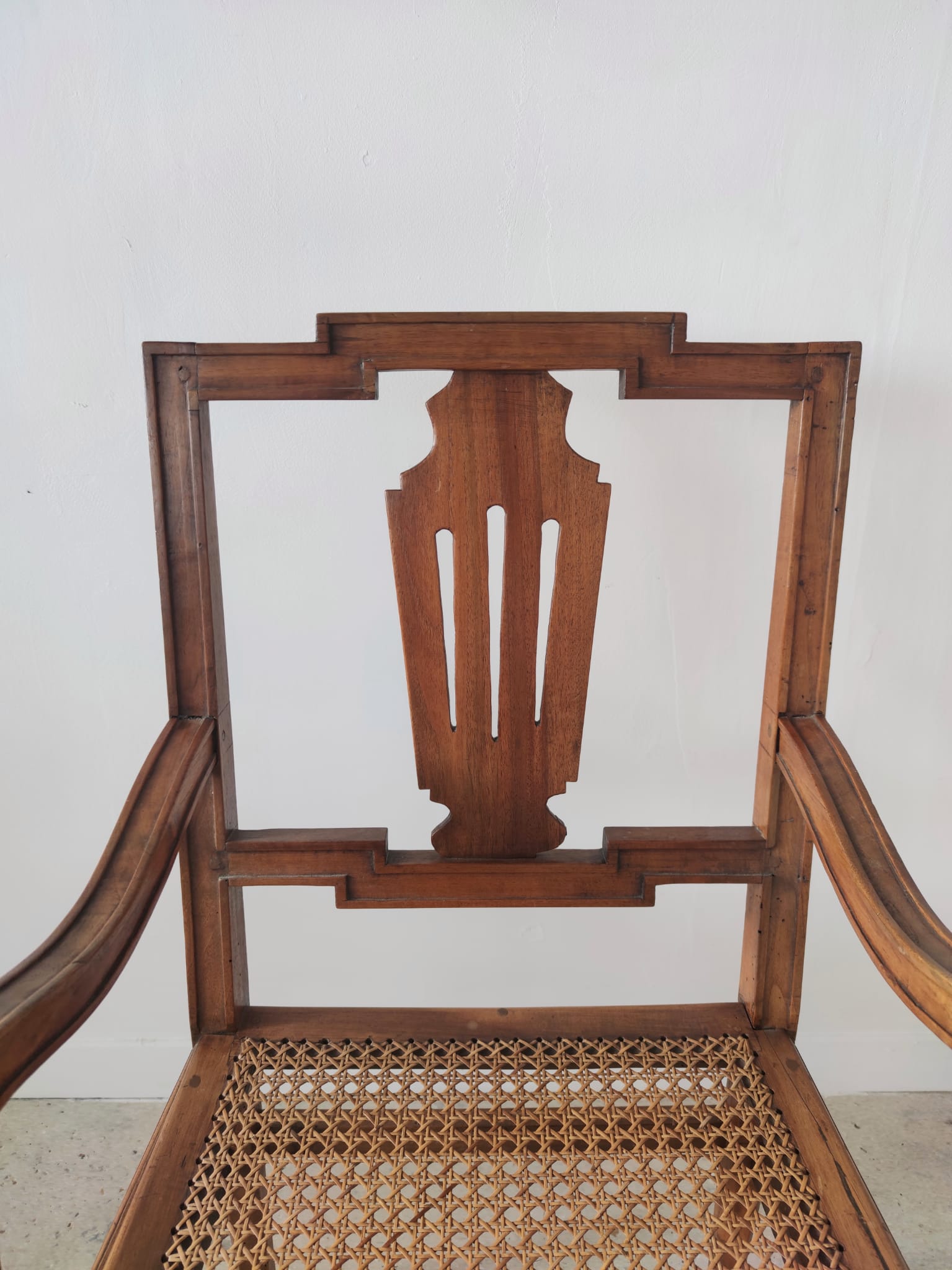 Fauteuil canné en bois naturel
