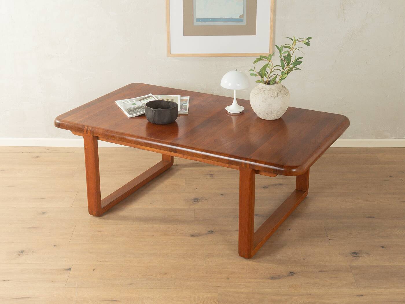 Table basse classique de Niels Bach des années 1960