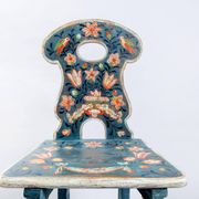 Chaise avec peinture florale vers 1900