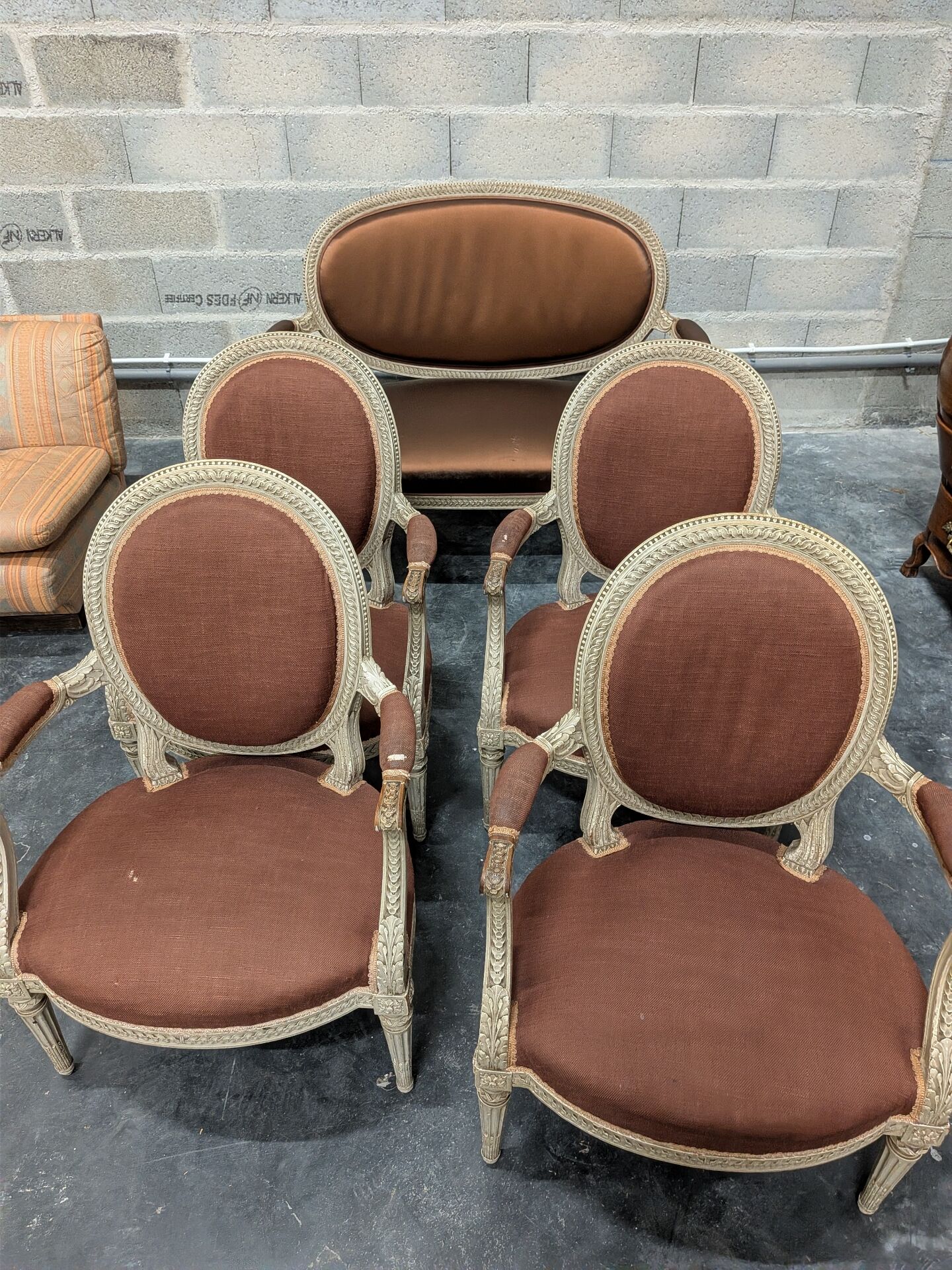 Antique Louis XVI style salon – Basket seat settee and 4 armchairs
