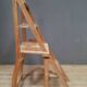 Chaise escabeau