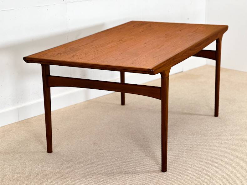 Table à manger de Johannes Andersen pour Uldum Møblefabrik