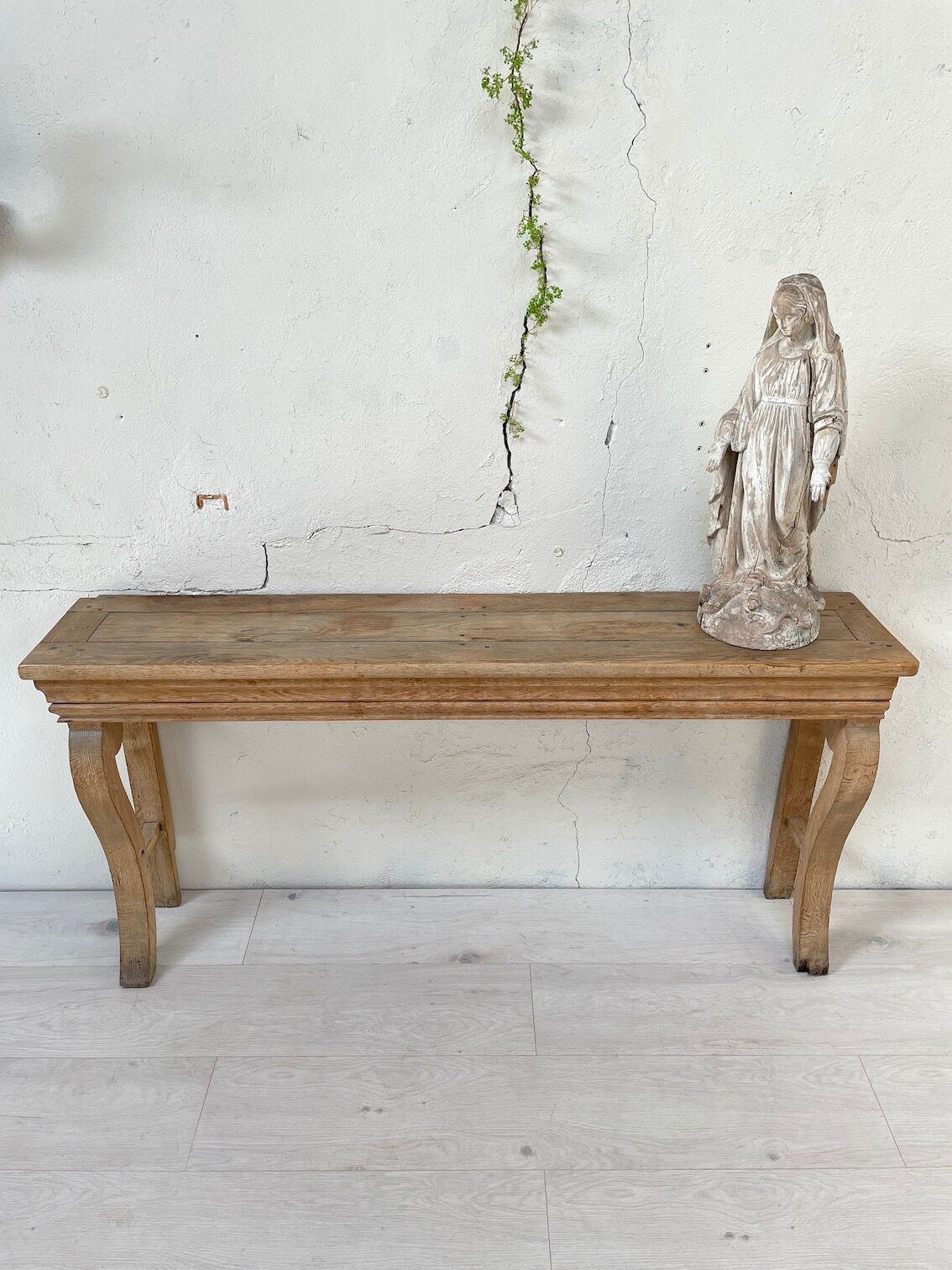 Raw oak butt console