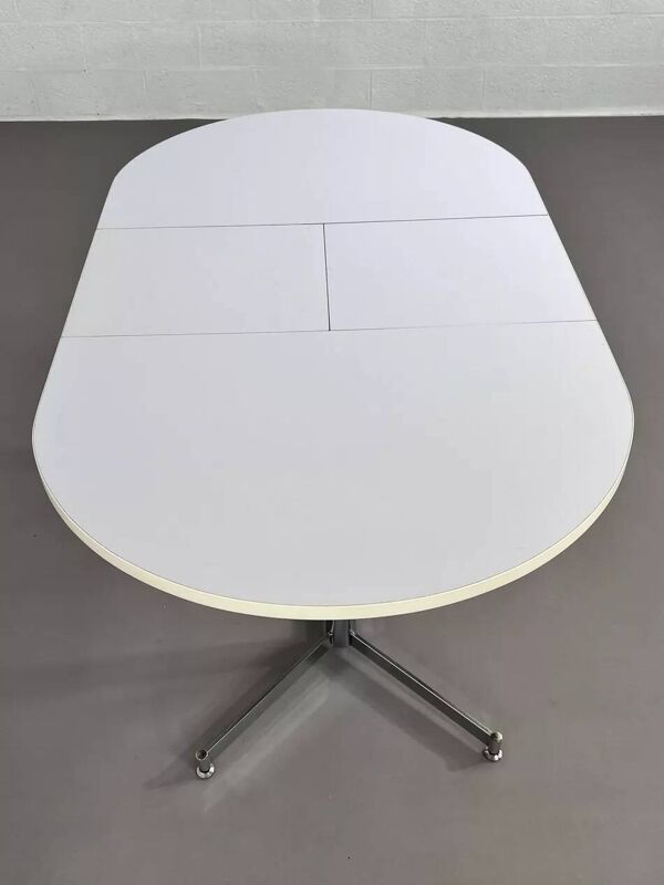 Table de repas ovale et extensible des années 50 chrome et formica