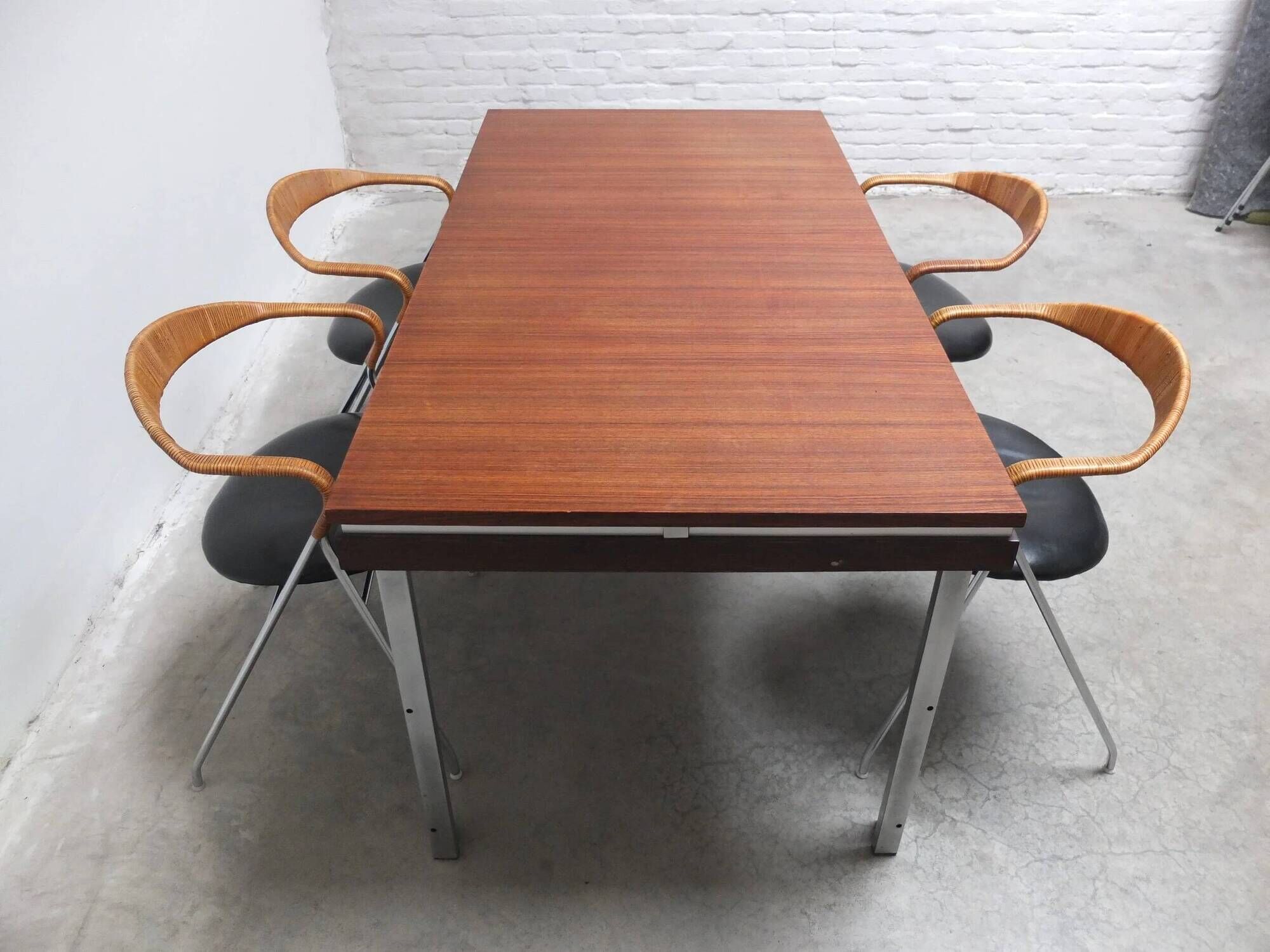 Table à manger extensible par Roger De Winter pour E.M.Y., années 1960.