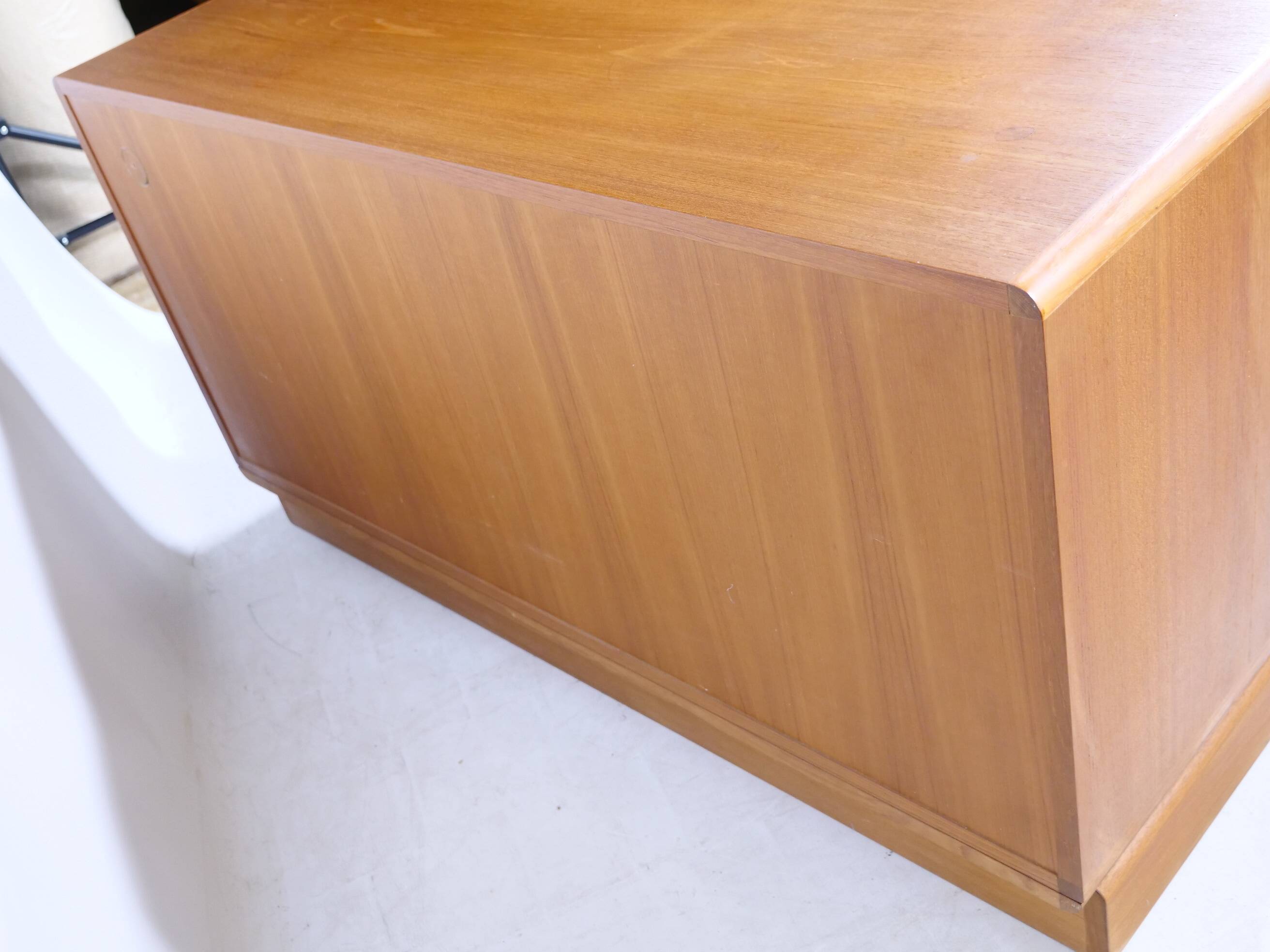 Buffet ouvert en teck des années 1960 par Dyrlund.