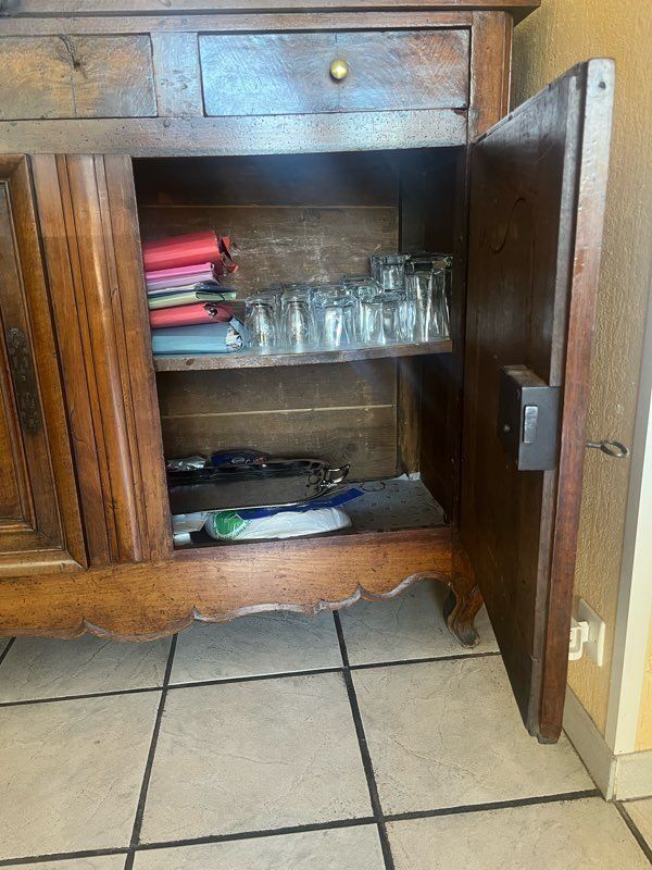 Old buffet