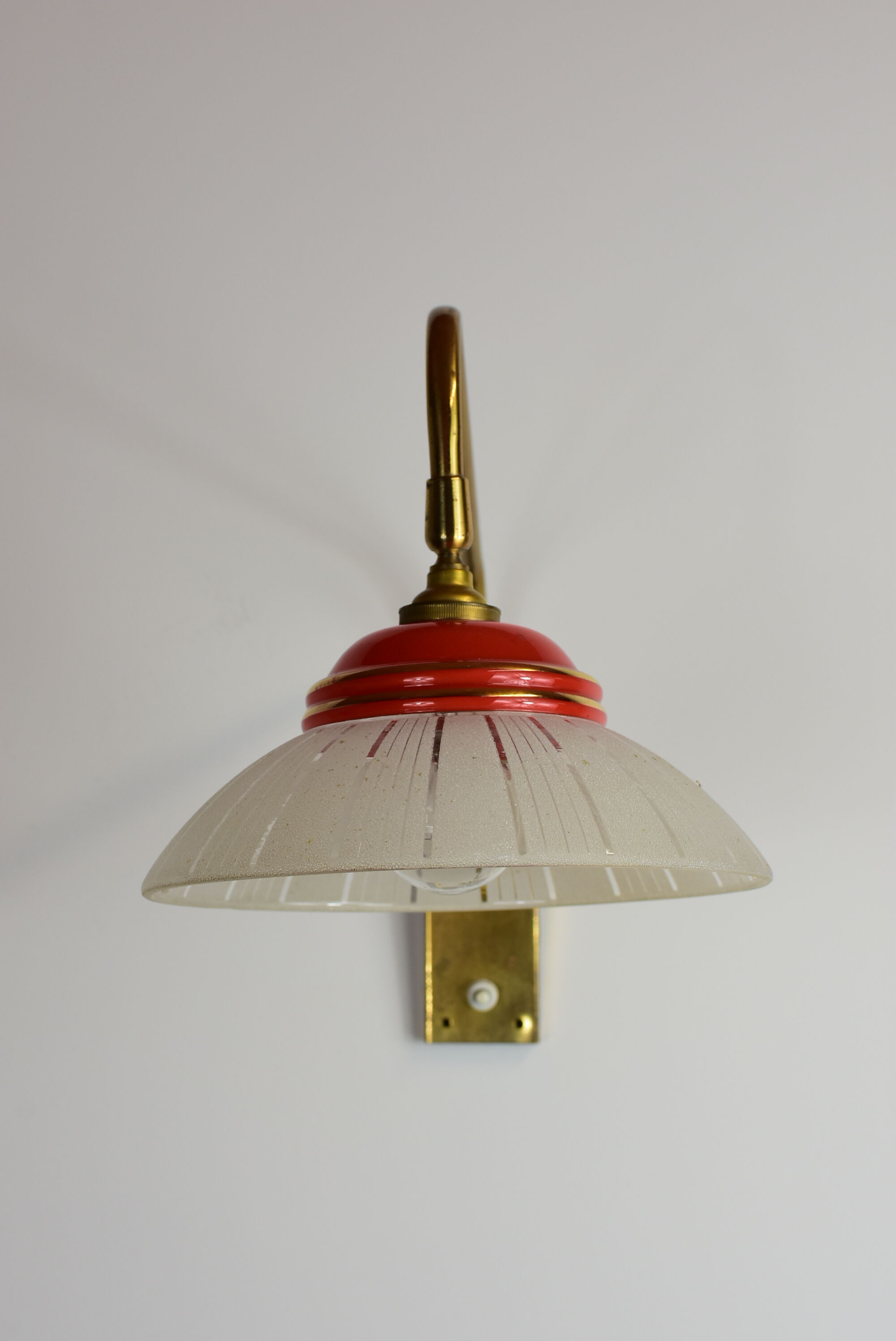 Adjustable wall lamp