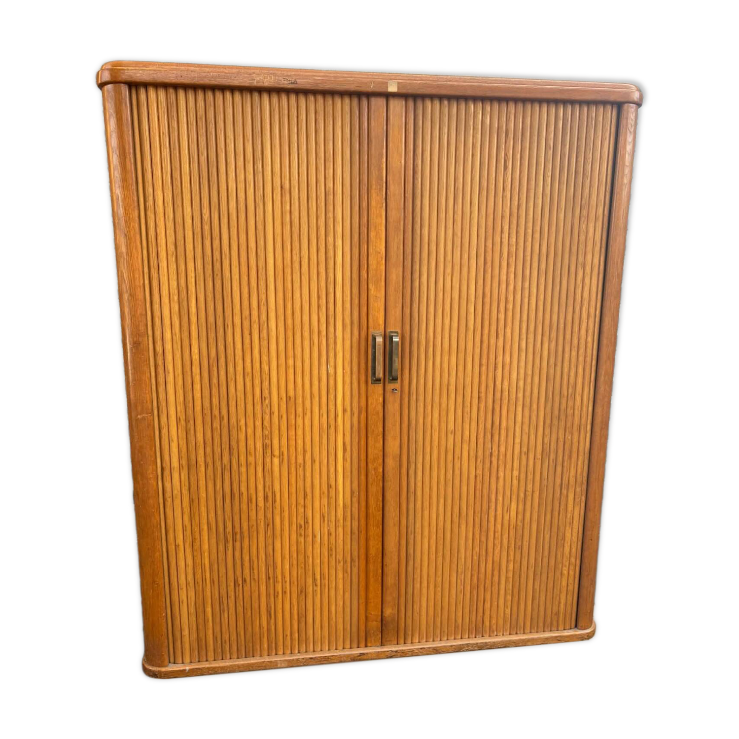 Armoire à étagères