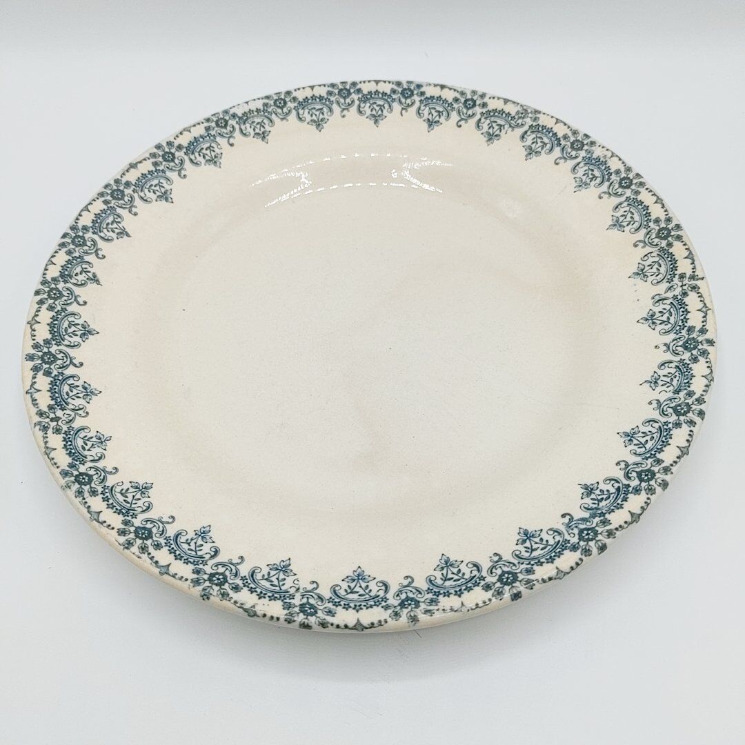 Flat plates in faience Land of Fer Choisy Le Roi, year 50, dark blue décor