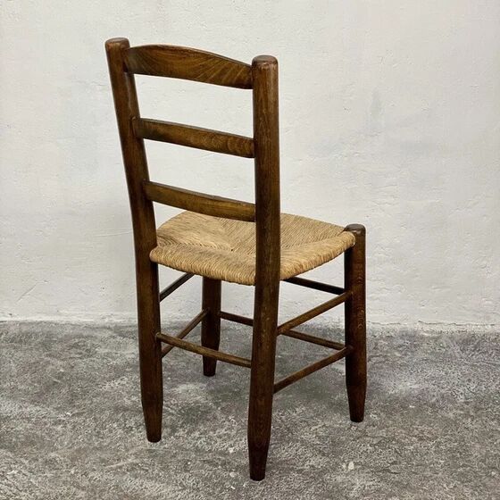Vintage chair in solid wood and straw