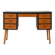 Bureau vintage avec détails noirs