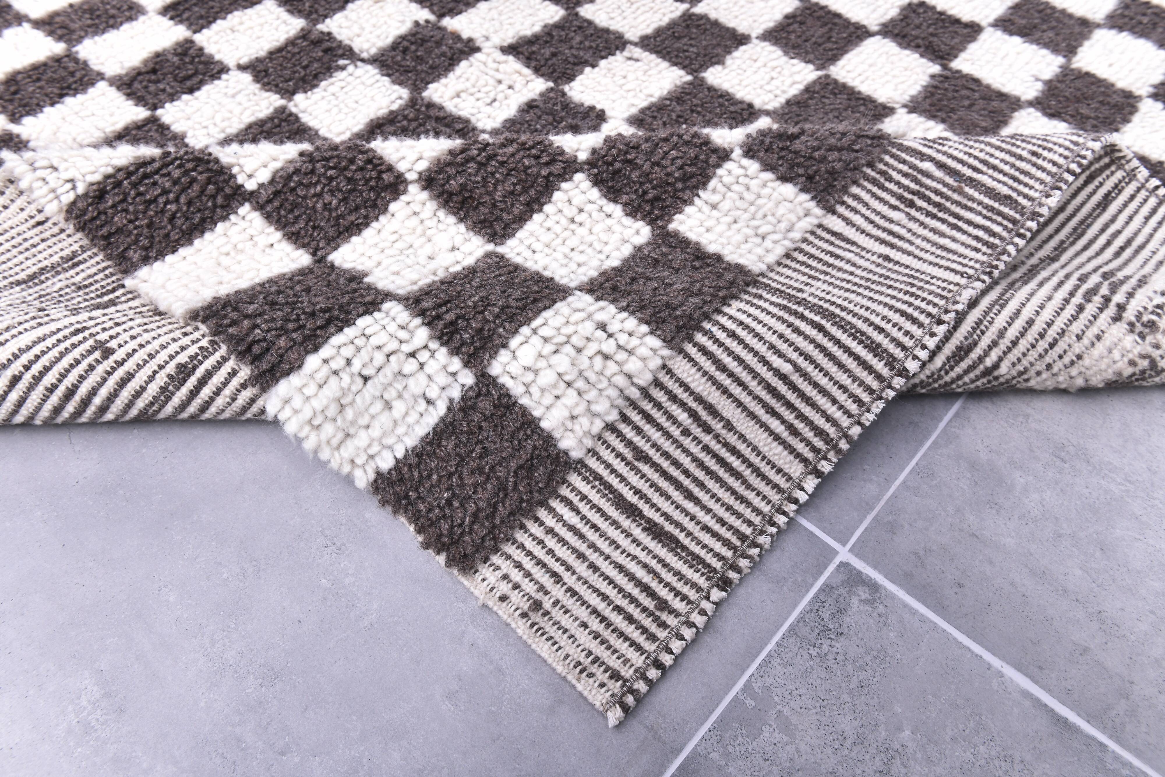 9x11 Brown & White Checkered Moroccan Rug, 269x349Cm