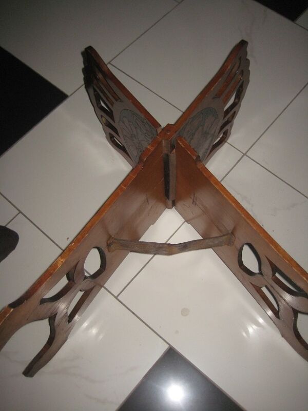 Porte revue en bois noble