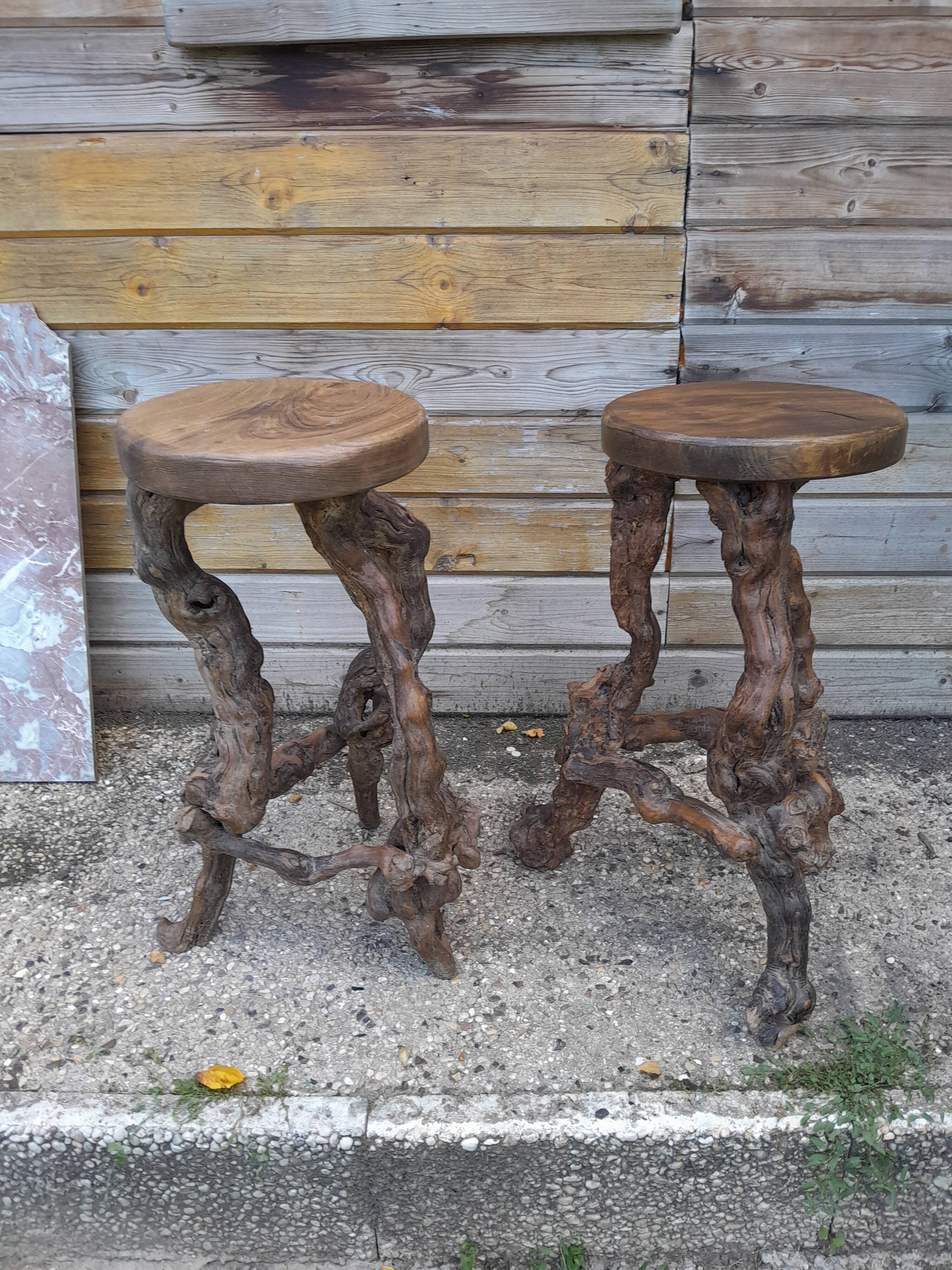 Pair of bar stools in vintage vine feet