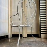 Fauteuil de jardin en fer forgé blanc