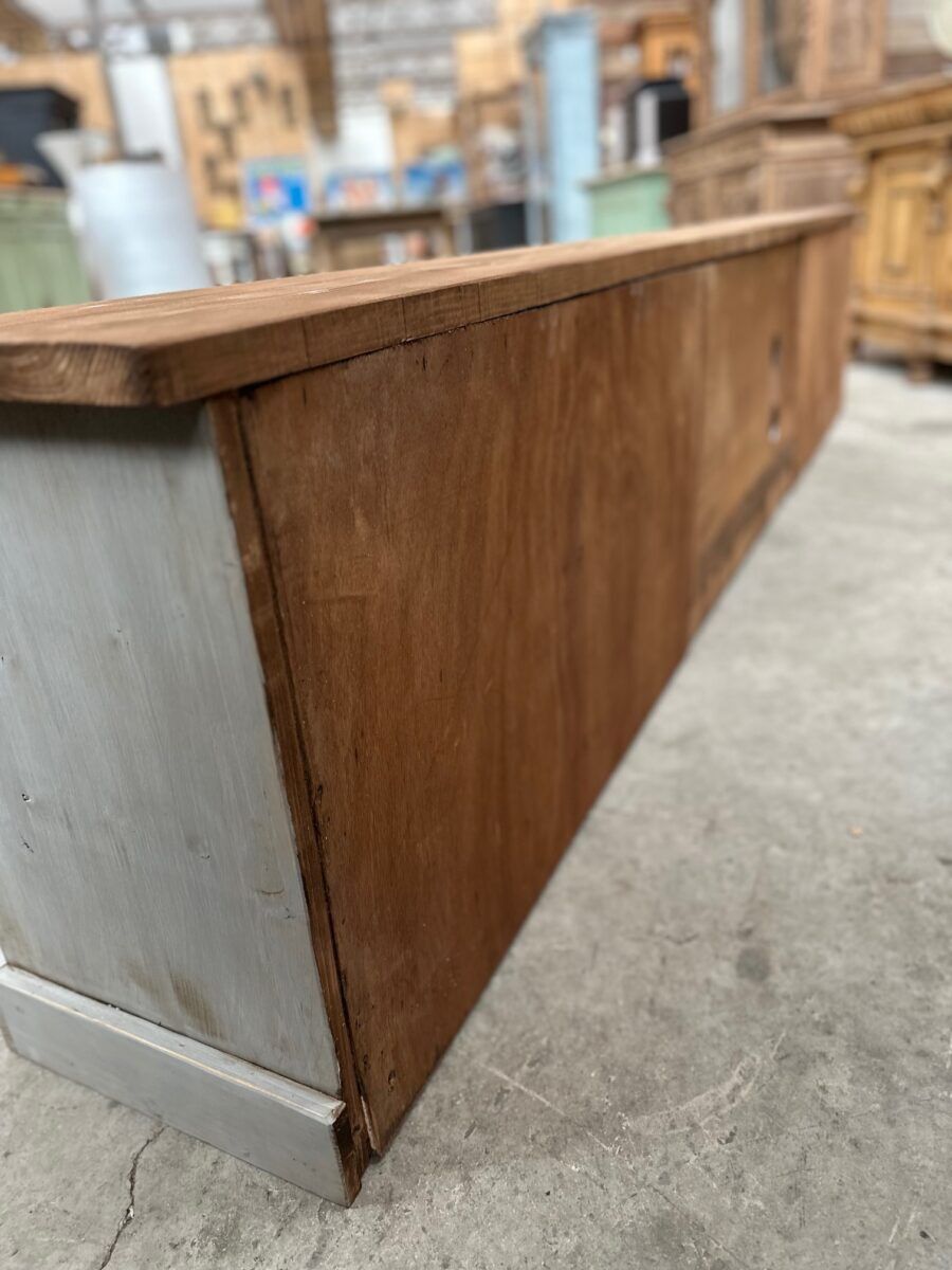 Ancien meuble de métier transformé en meuble télé