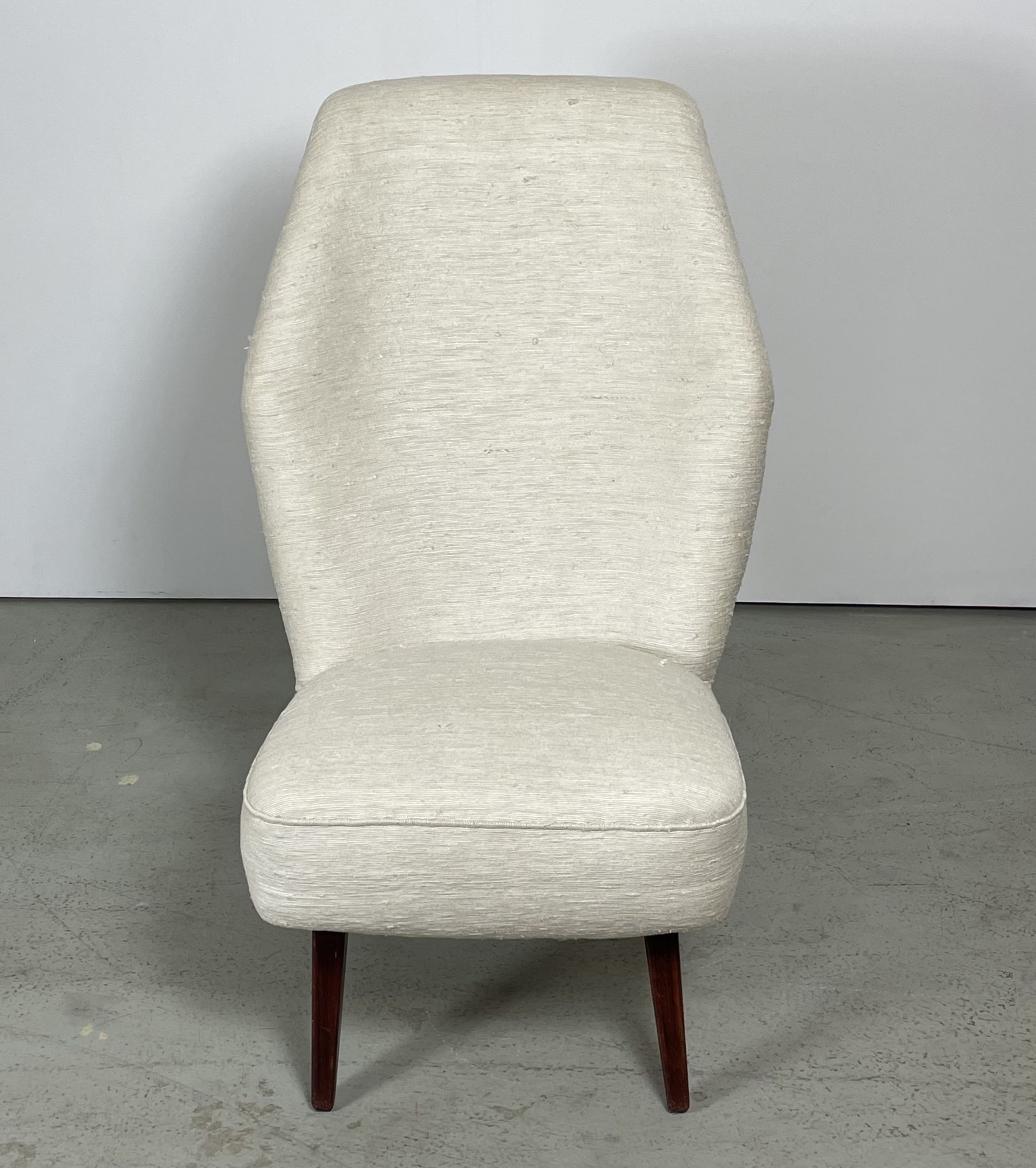 Chaise longue danoise en tissu d’ameublement en soie des années 1940