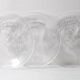 3 assiettes en verre Kosta Boda, décor de crabe, Suède années 1970