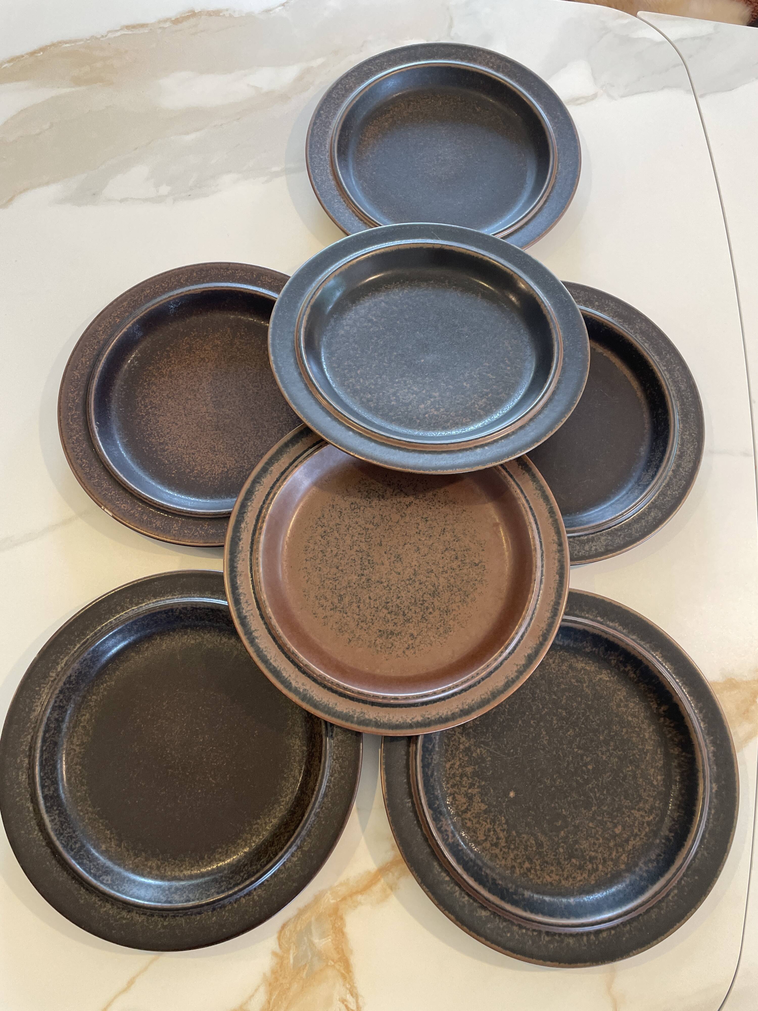 Arabia Ruska 7 grandes assiettes, by Ulla Procopé