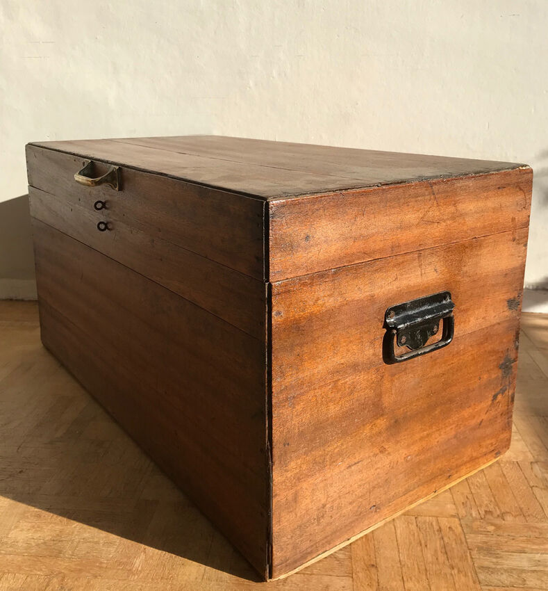 Coffre en bois de camphre - première moitié du XXe s