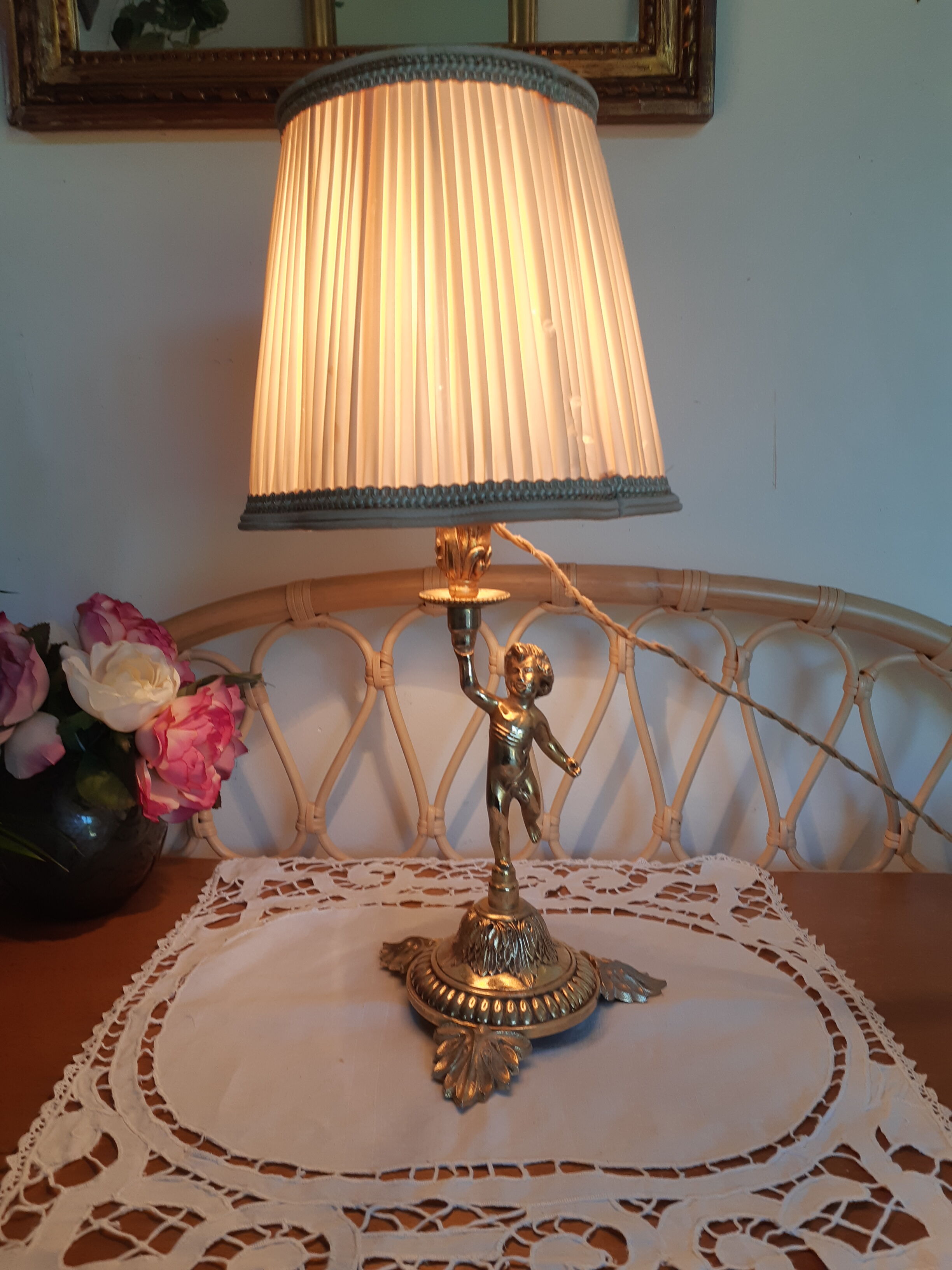 Bedside lamp, table, cherub in gilded brass