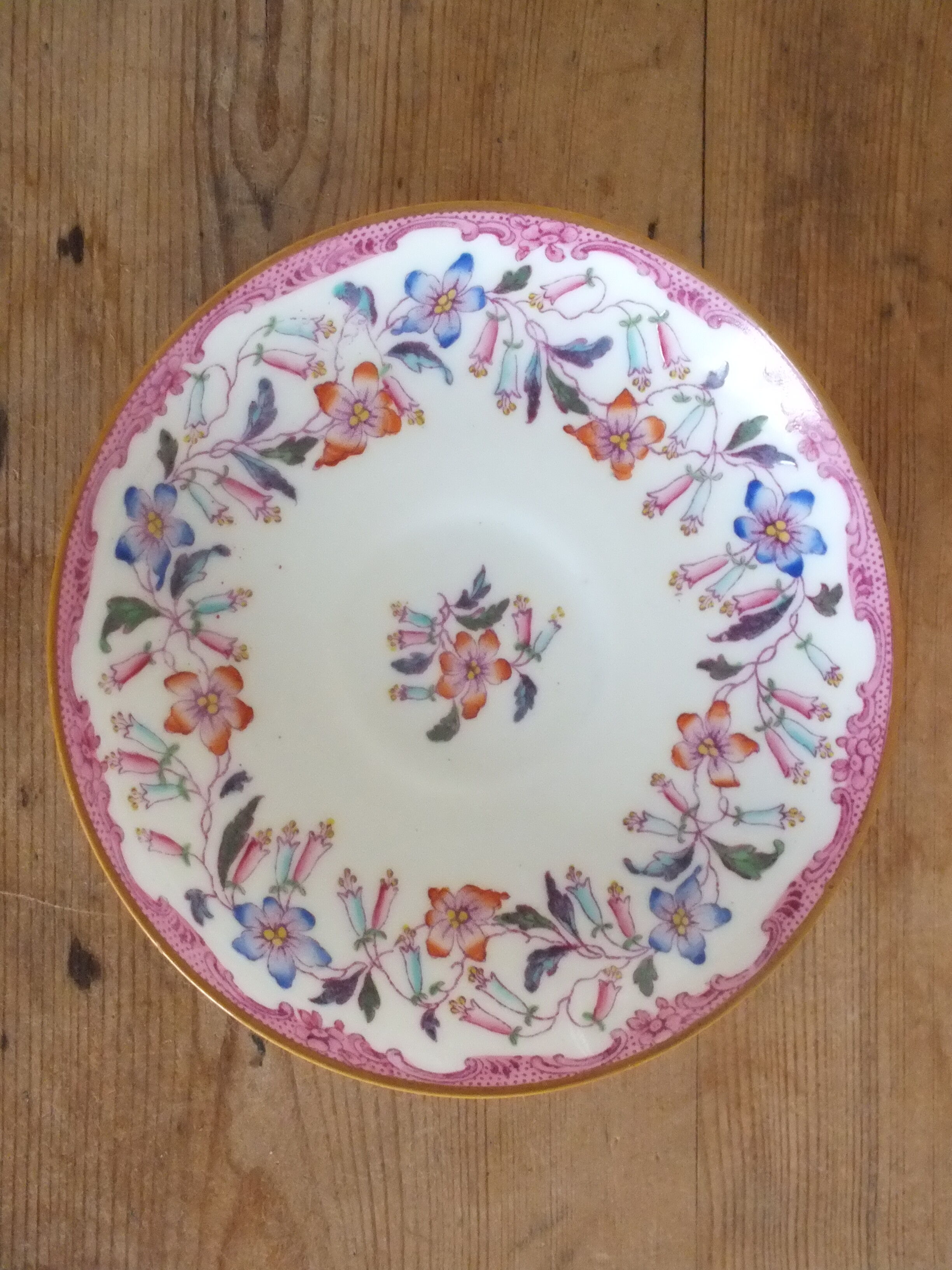 3 different saucers in English porcelain Minton