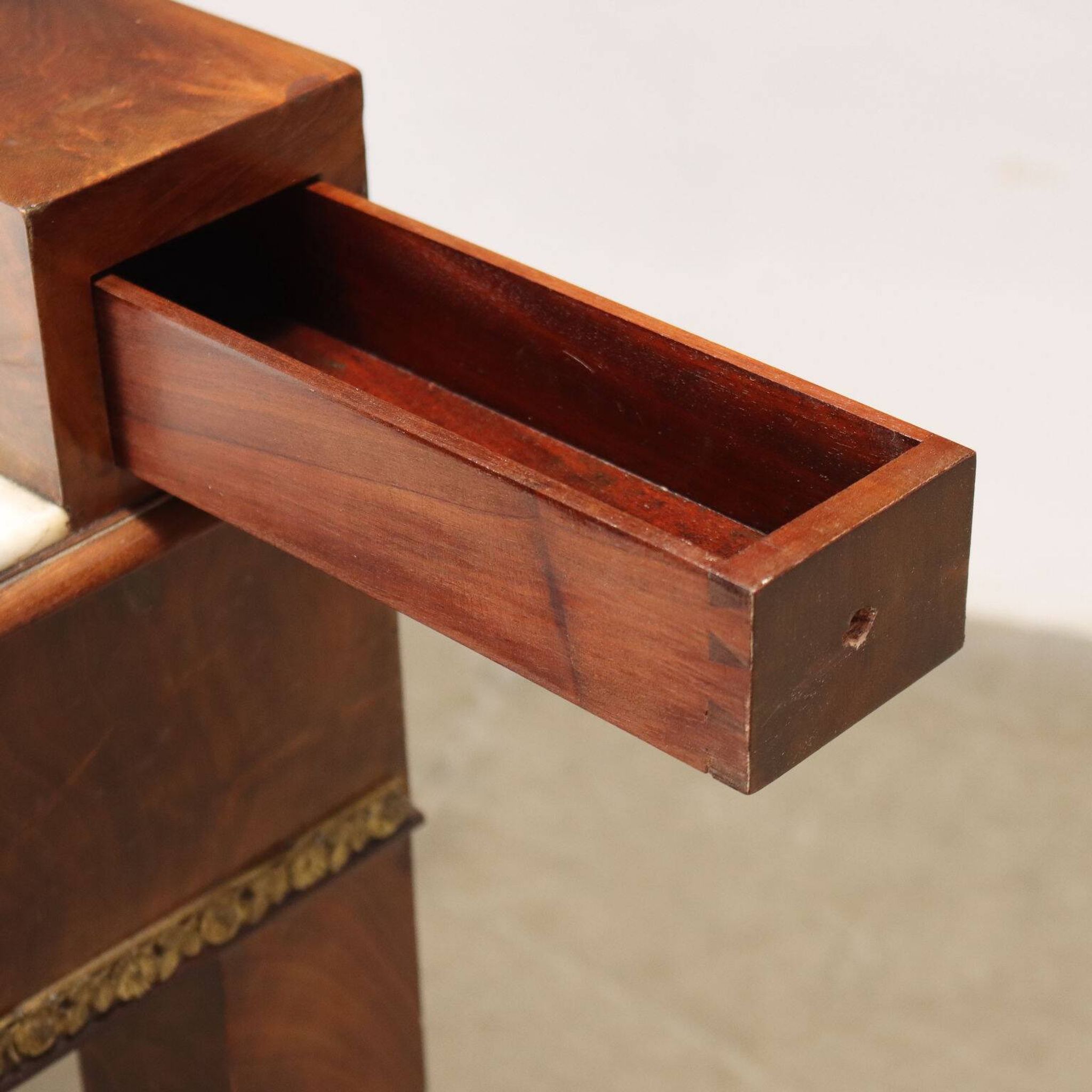 Commode en acajou restaurée, France, 19e siècle.