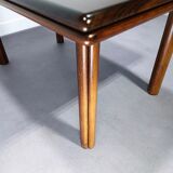 Extendable teak dining table