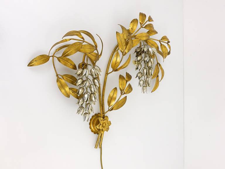 Large gold metal wall lamp in Hollywood Regency style by Hans Kögl, Maison Jansen.