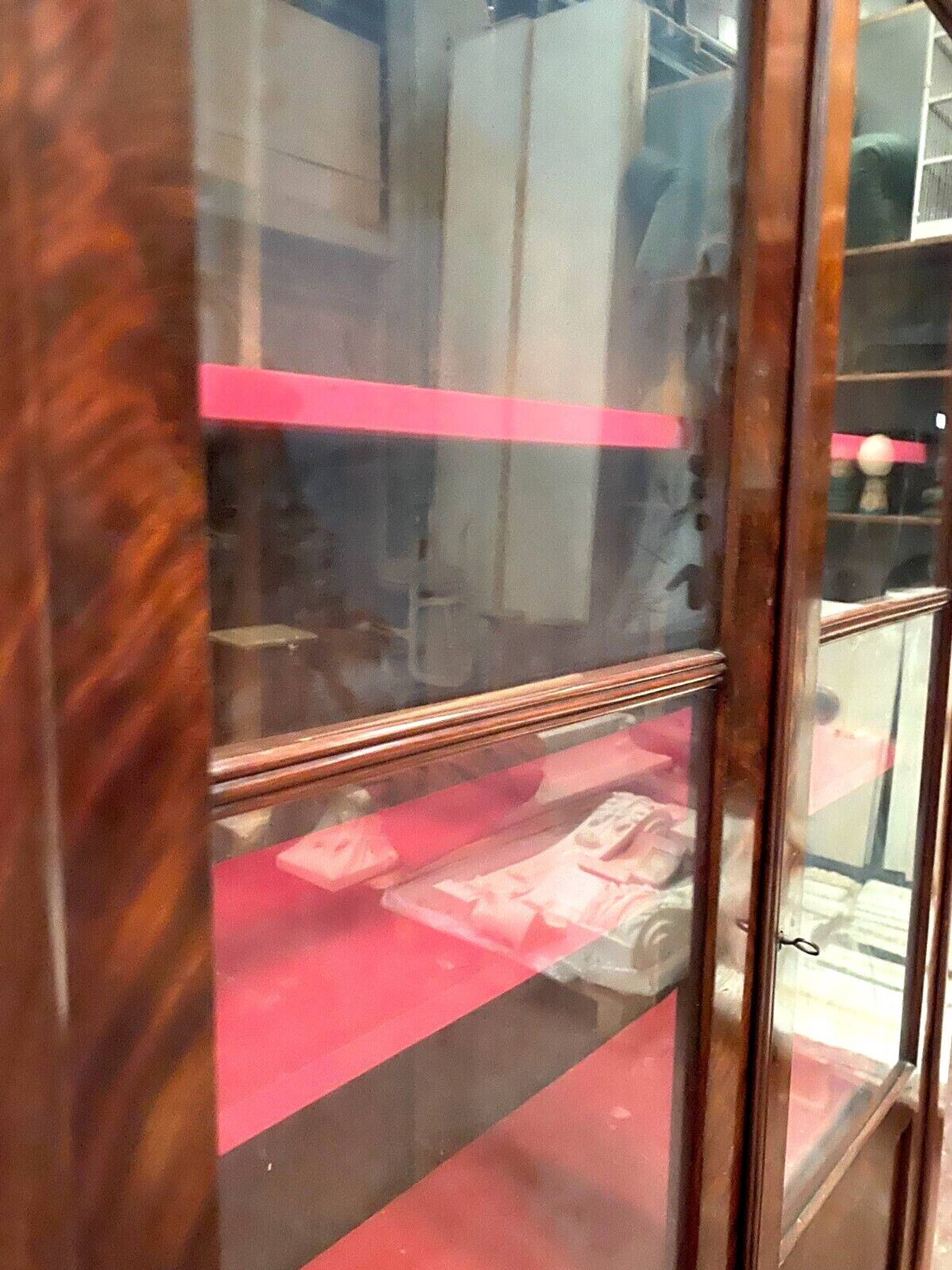 Louis Philippe display case in mahogany and mahogany veneer 19th century