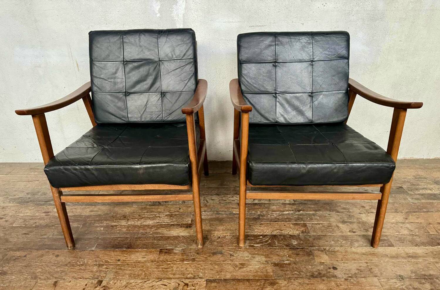 Pair of Thonet Boomerang armchairs designed by Antonin Suman